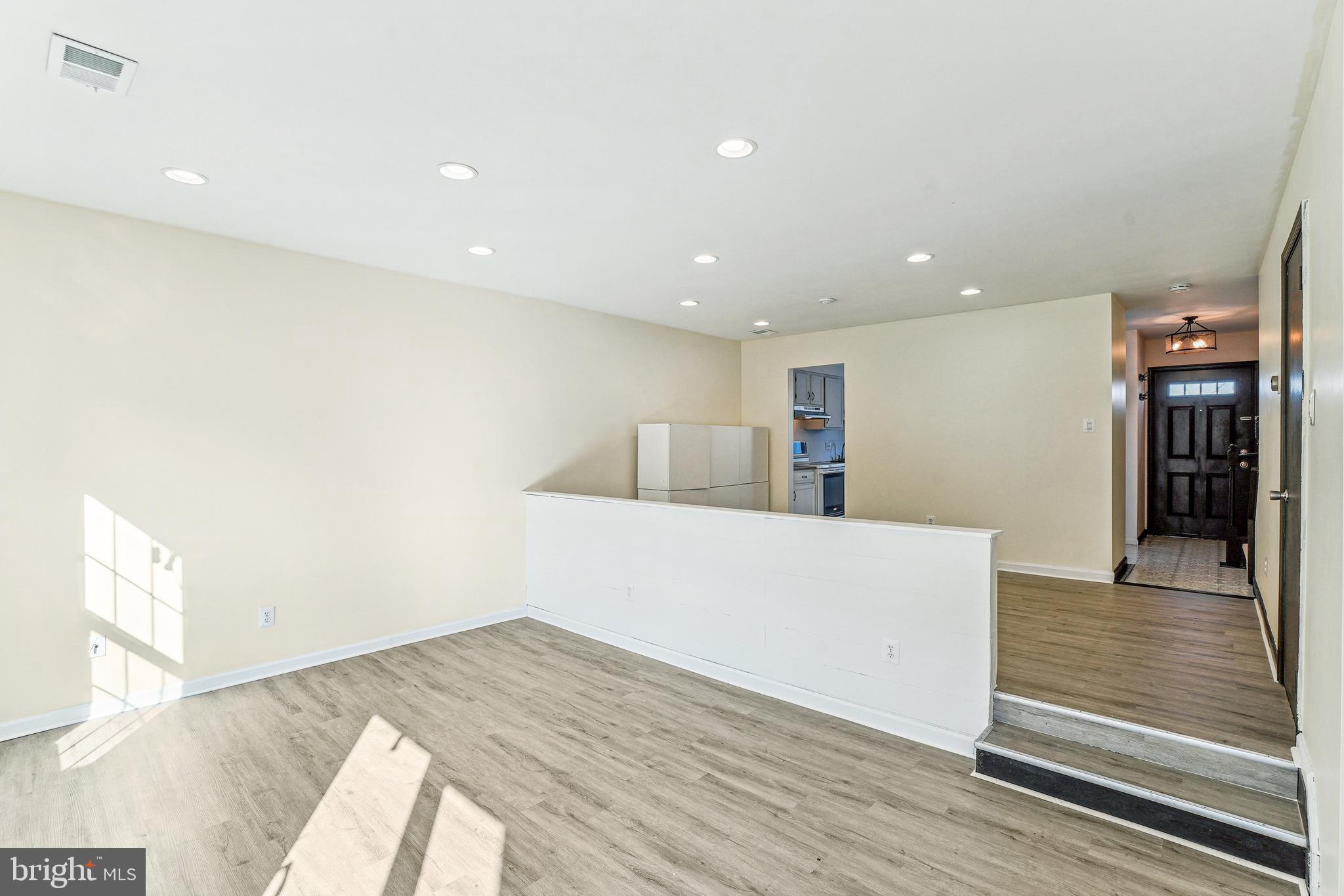 TOWNS OF FOREST HILLS - Residential