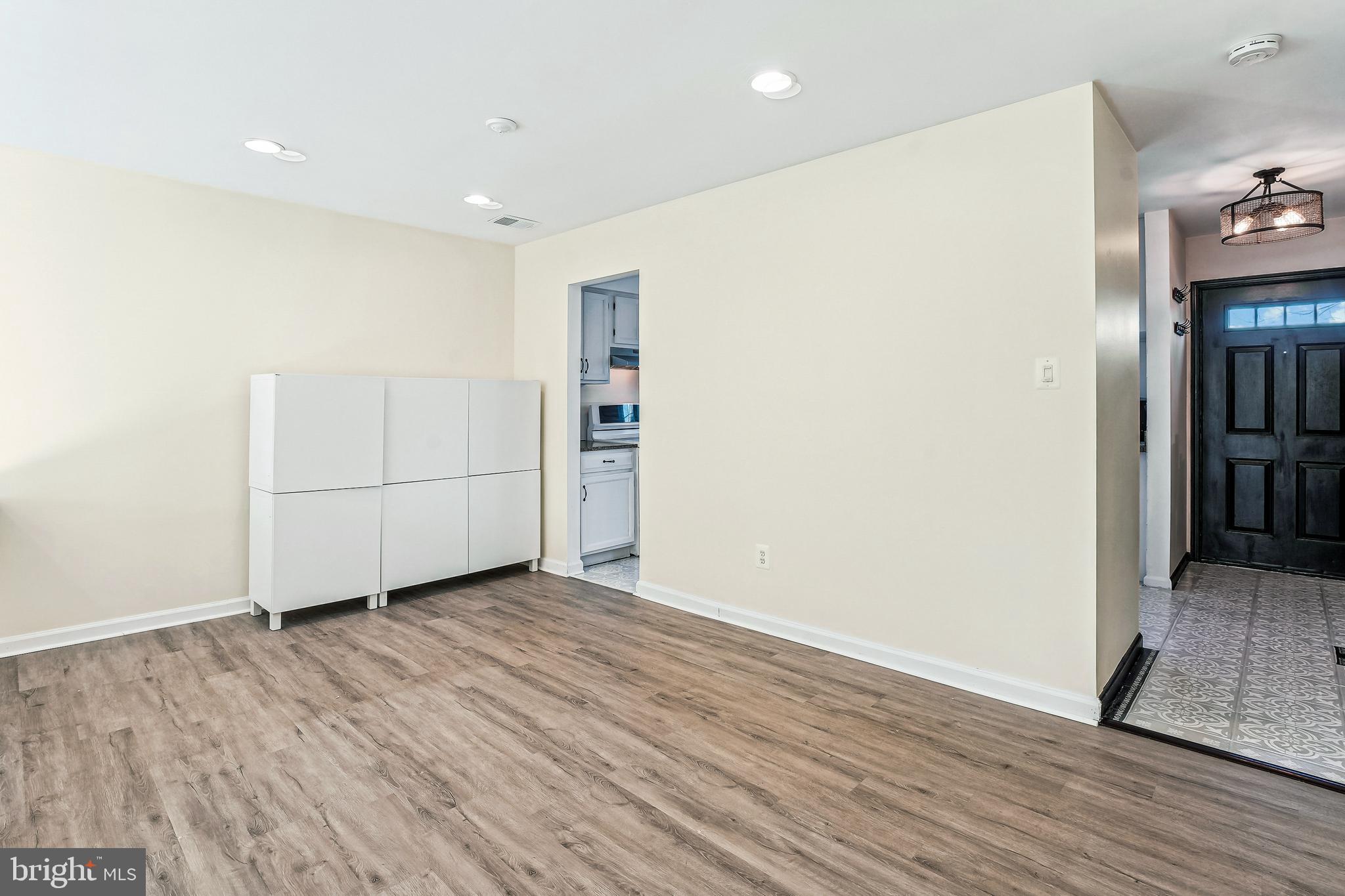 TOWNS OF FOREST HILLS - Residential