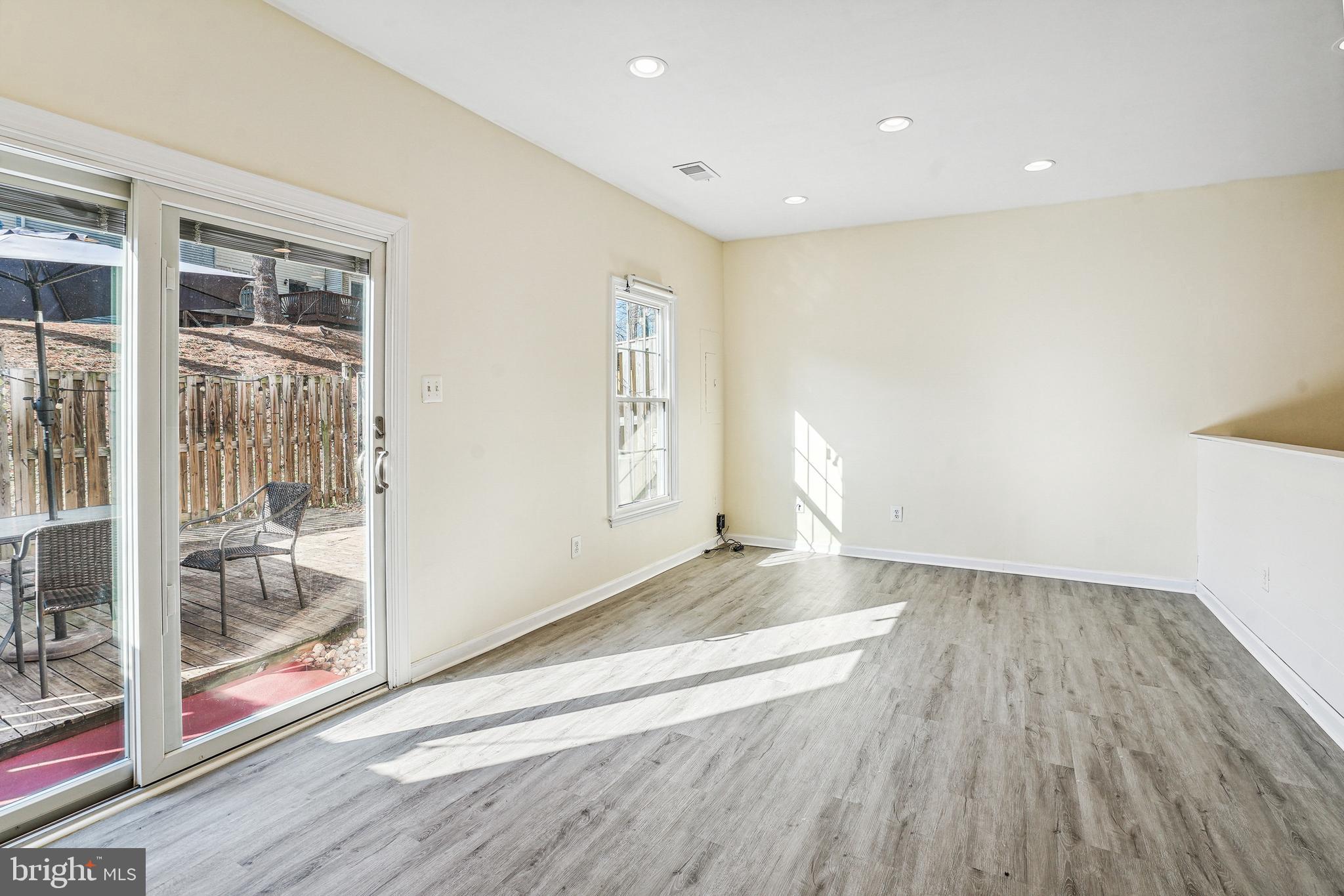 TOWNS OF FOREST HILLS - Residential