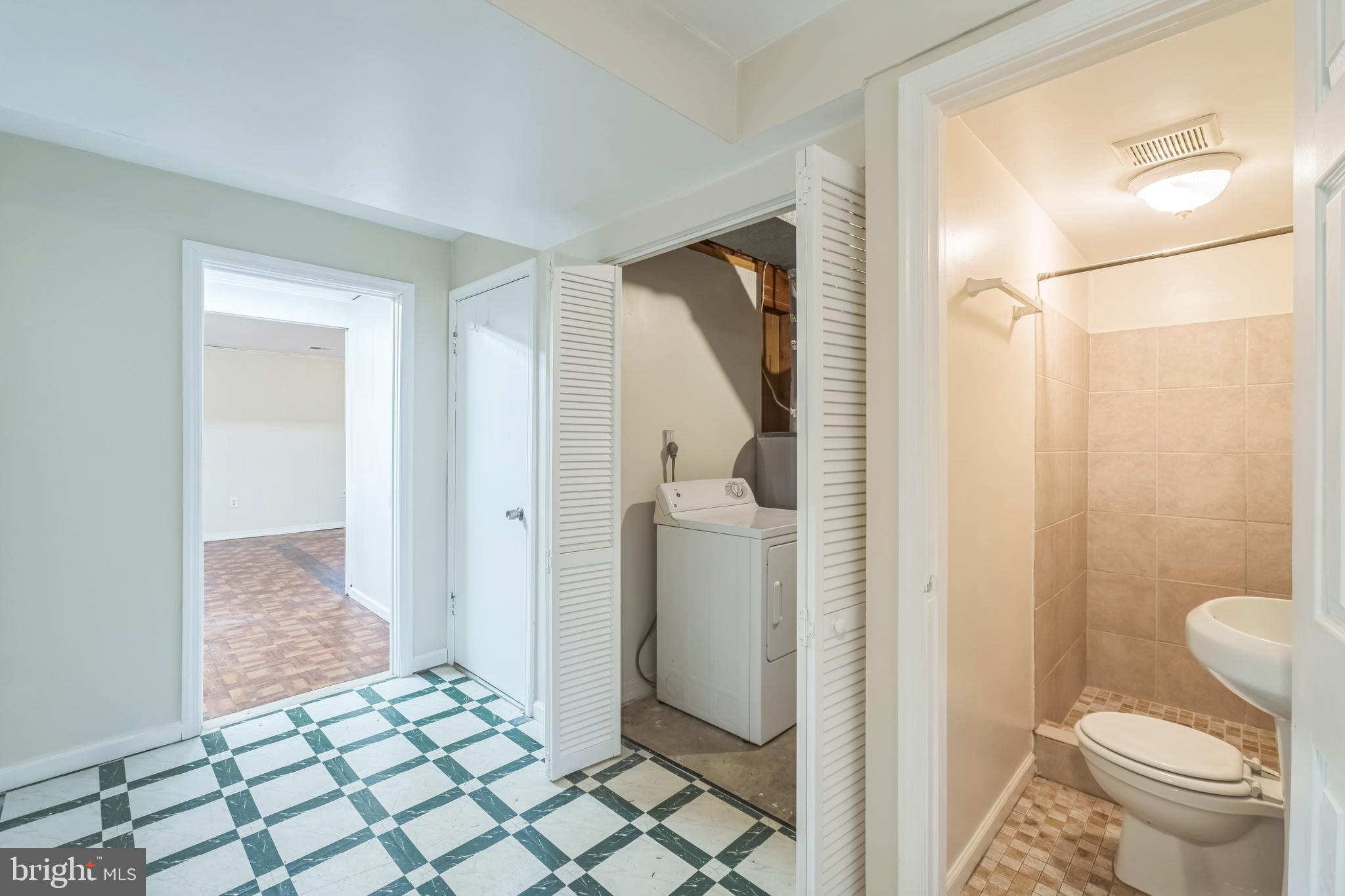 WHEATON SQUARE EAST - Residential