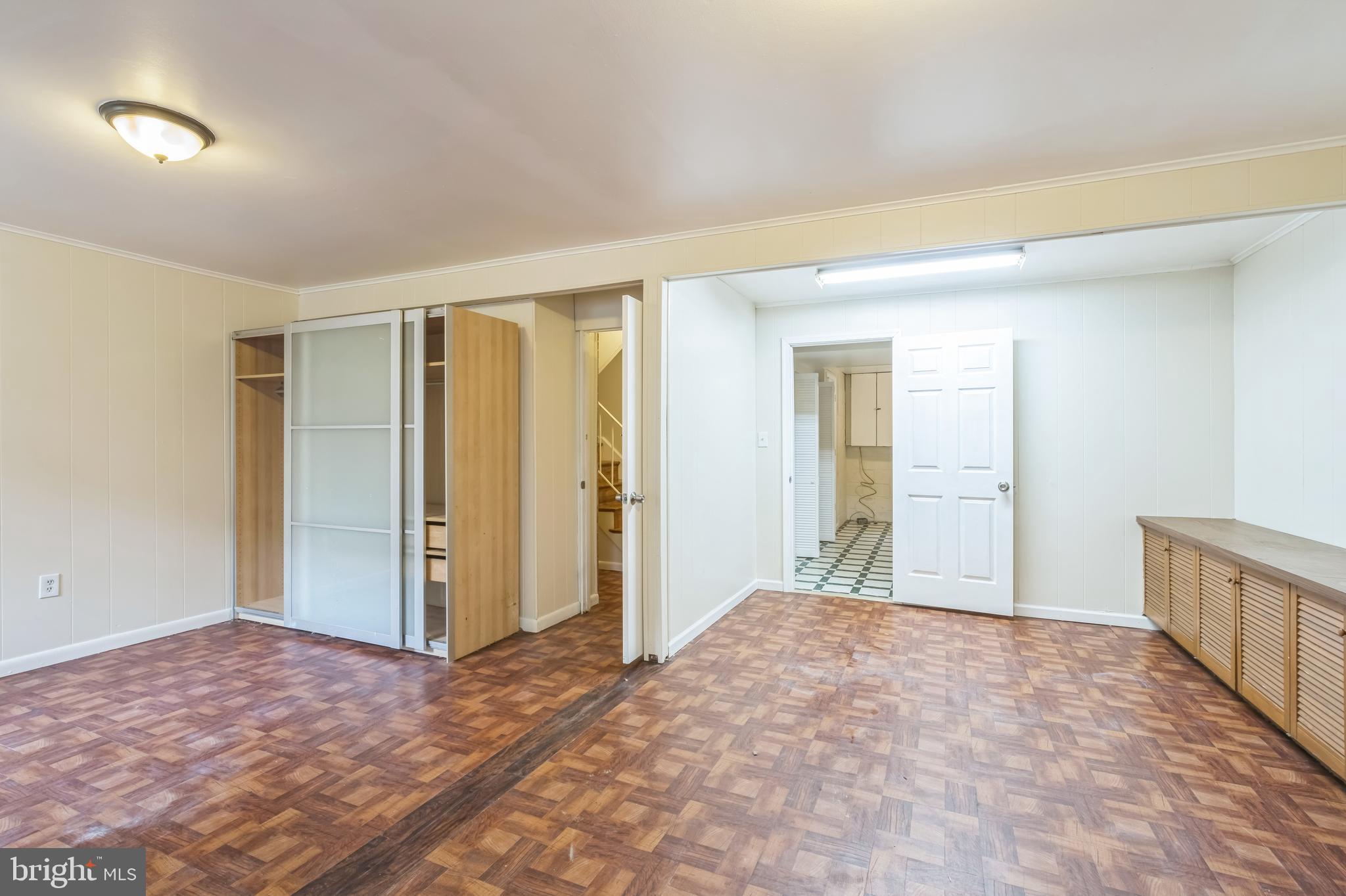 WHEATON SQUARE EAST - Residential