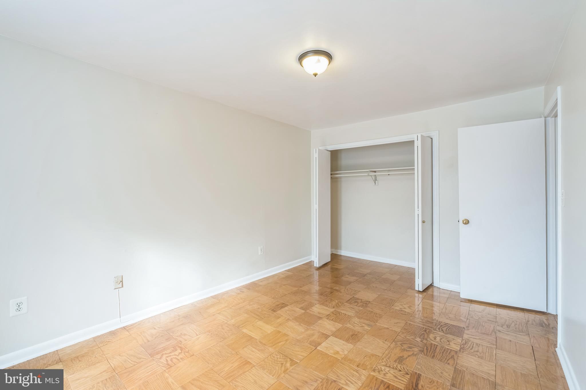 WHEATON SQUARE EAST - Residential