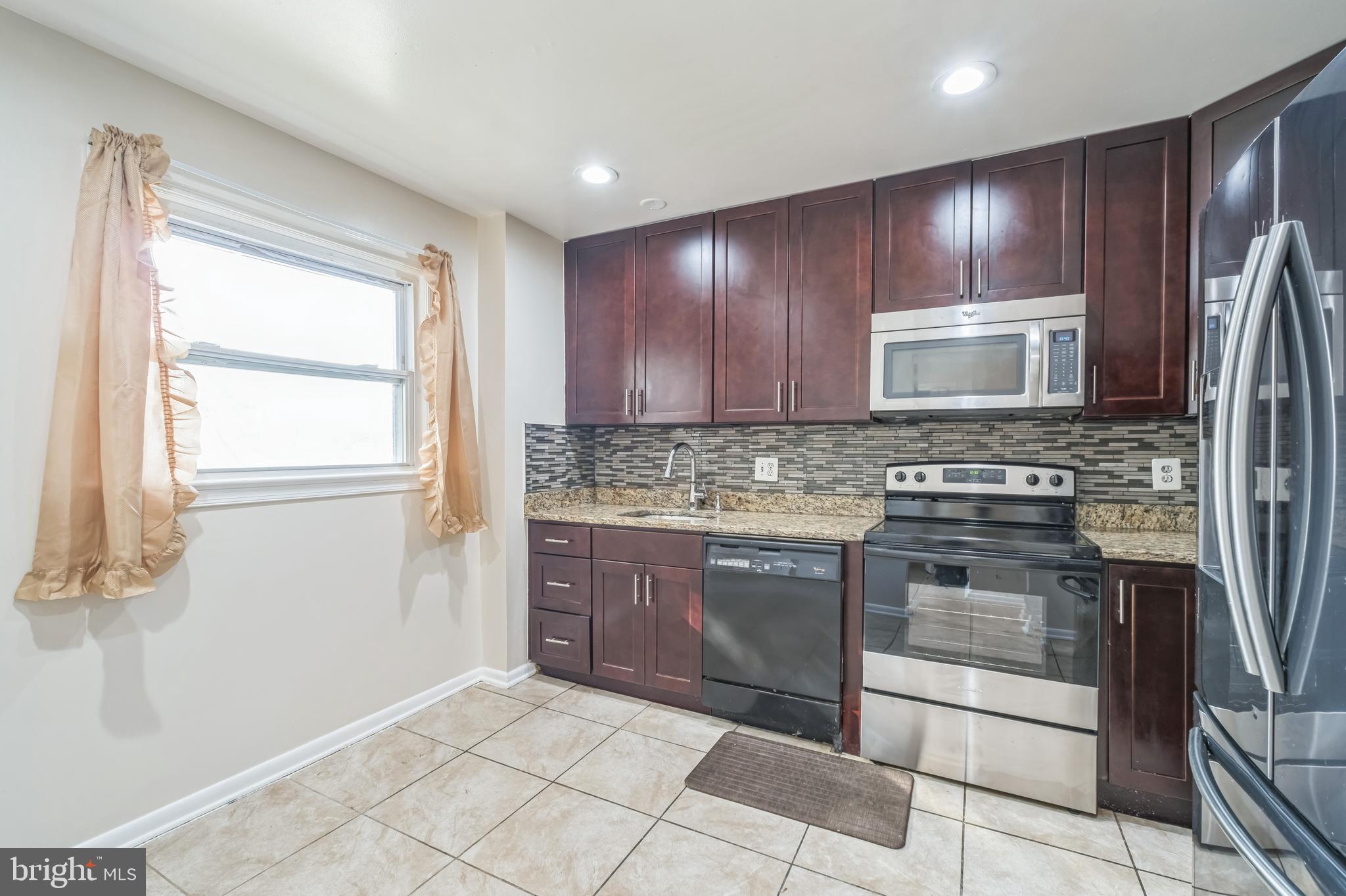 WHEATON SQUARE EAST - Residential