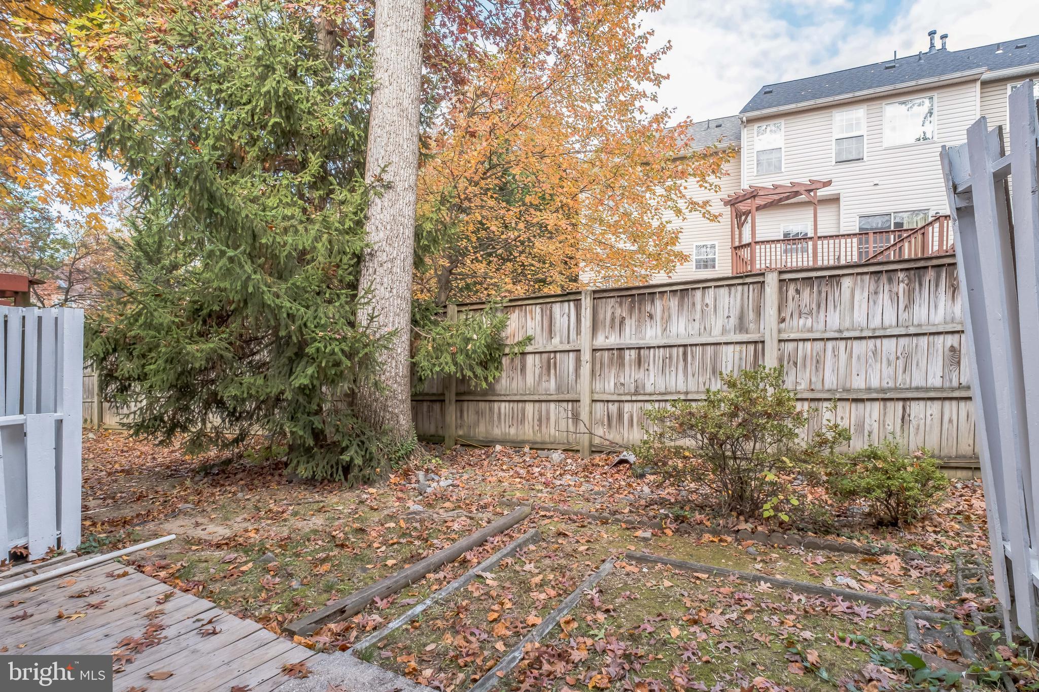 WHEATON SQUARE EAST - Residential