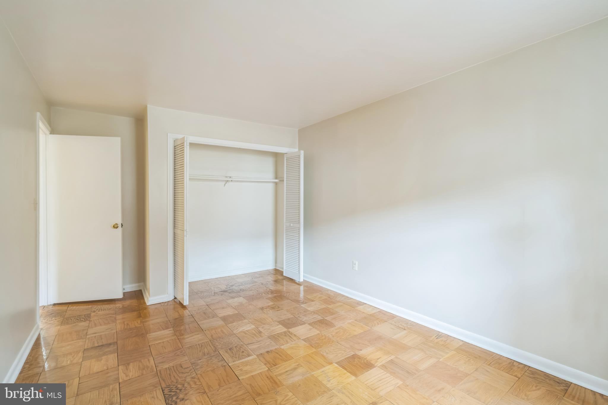 WHEATON SQUARE EAST - Residential