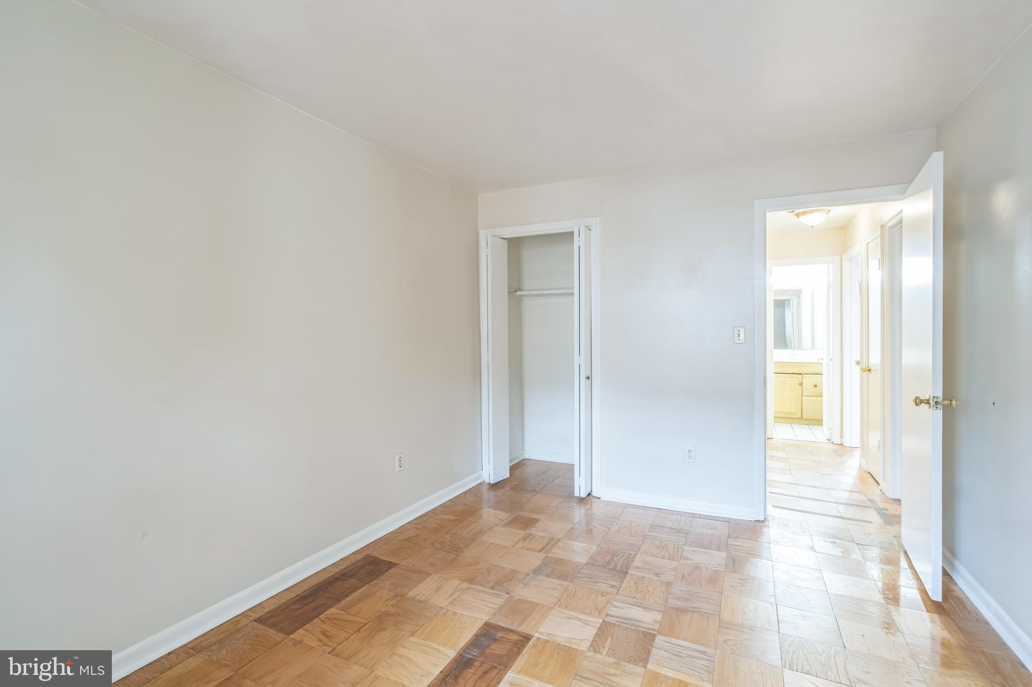 WHEATON SQUARE EAST - Residential