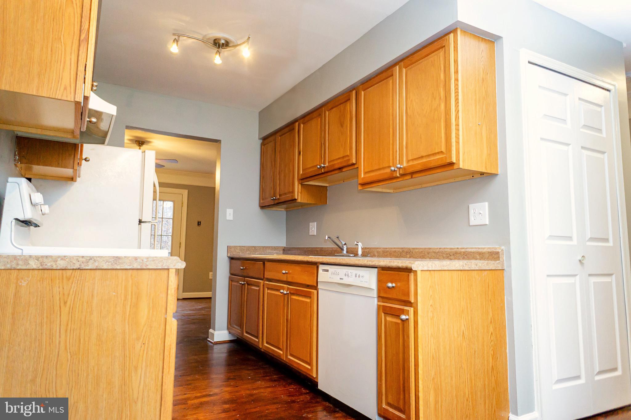 POINT OF WOODS EAST - Residential Lease