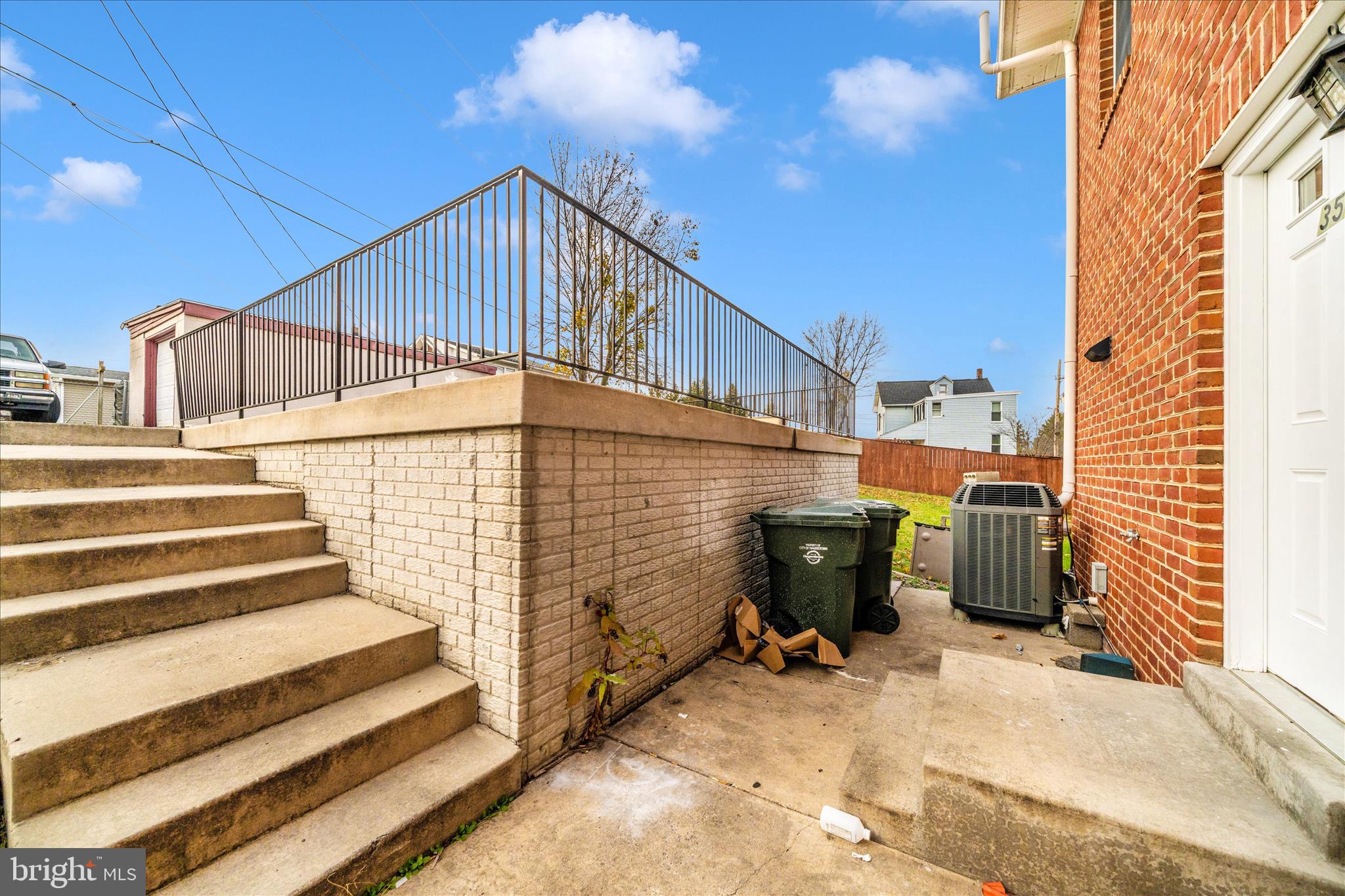 HAGERSTOWN - Residential