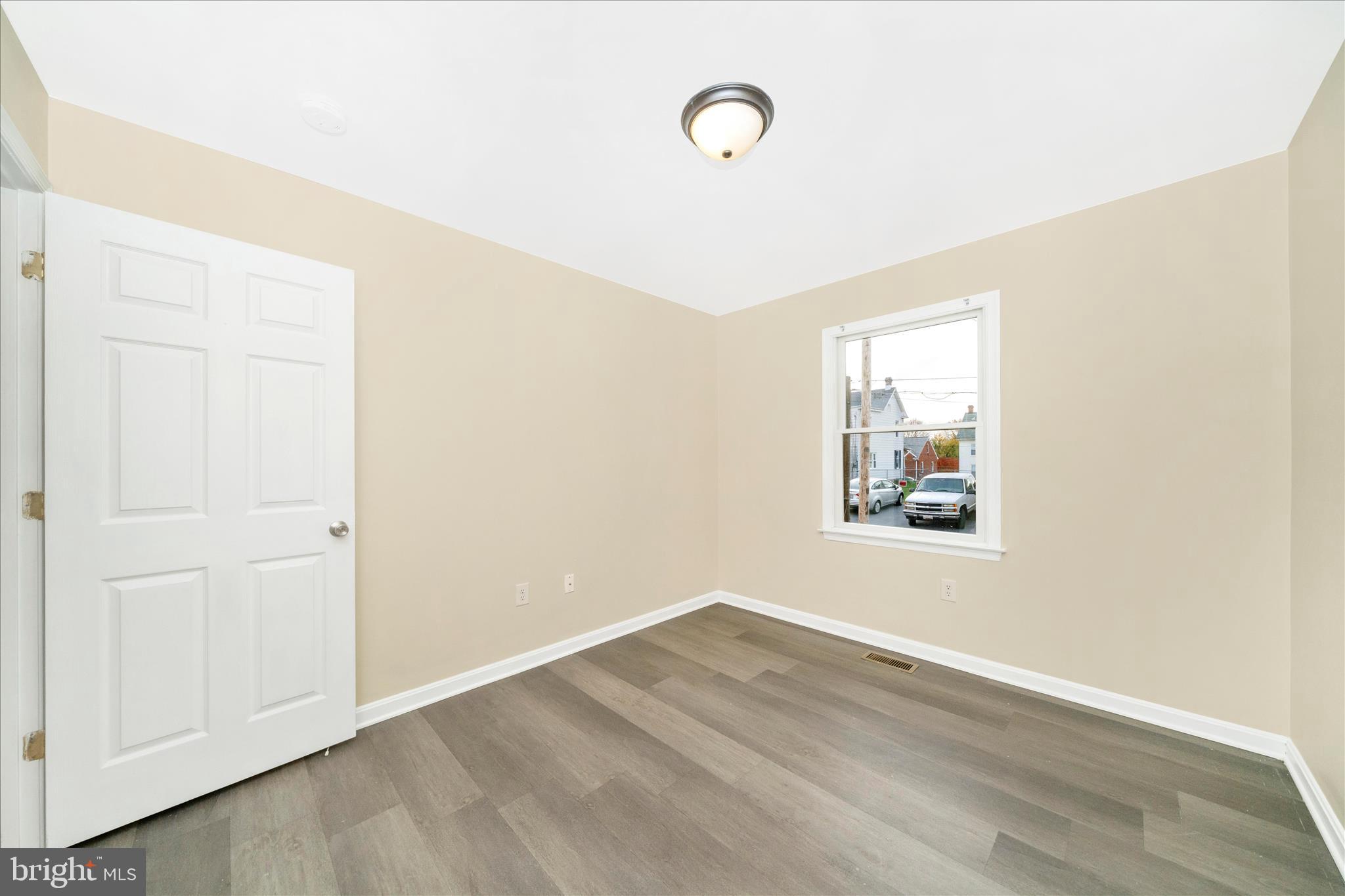 HAGERSTOWN - Residential