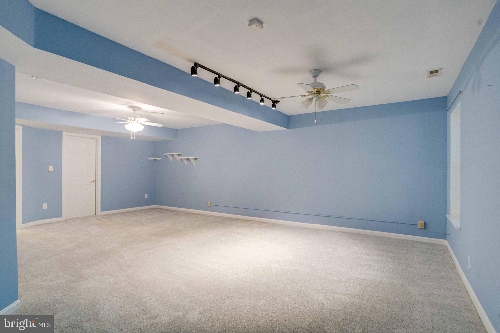 FOXBOROUGH FARMS - Residential