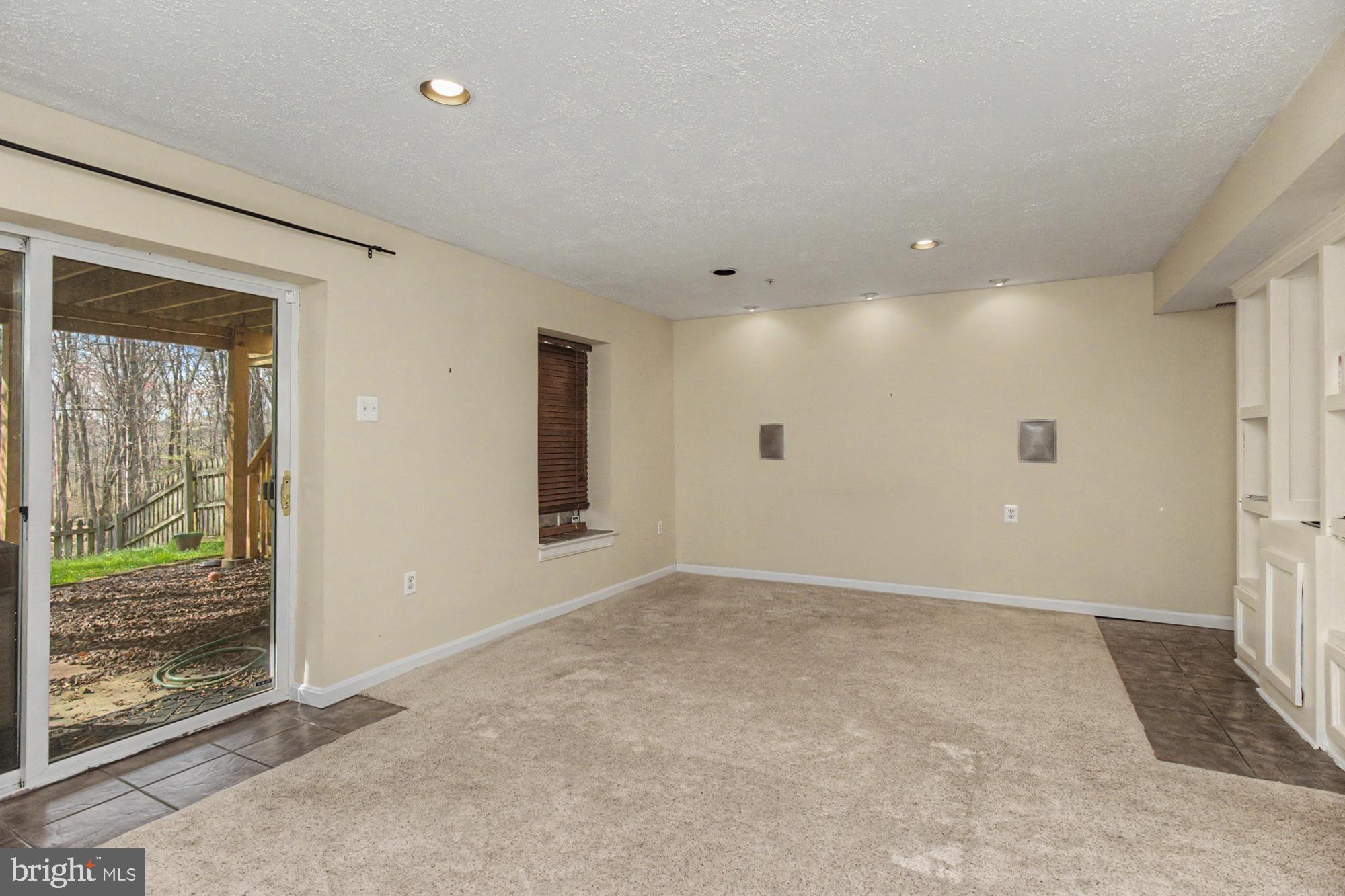 REISTERSTOWN VILLAGE - Residential