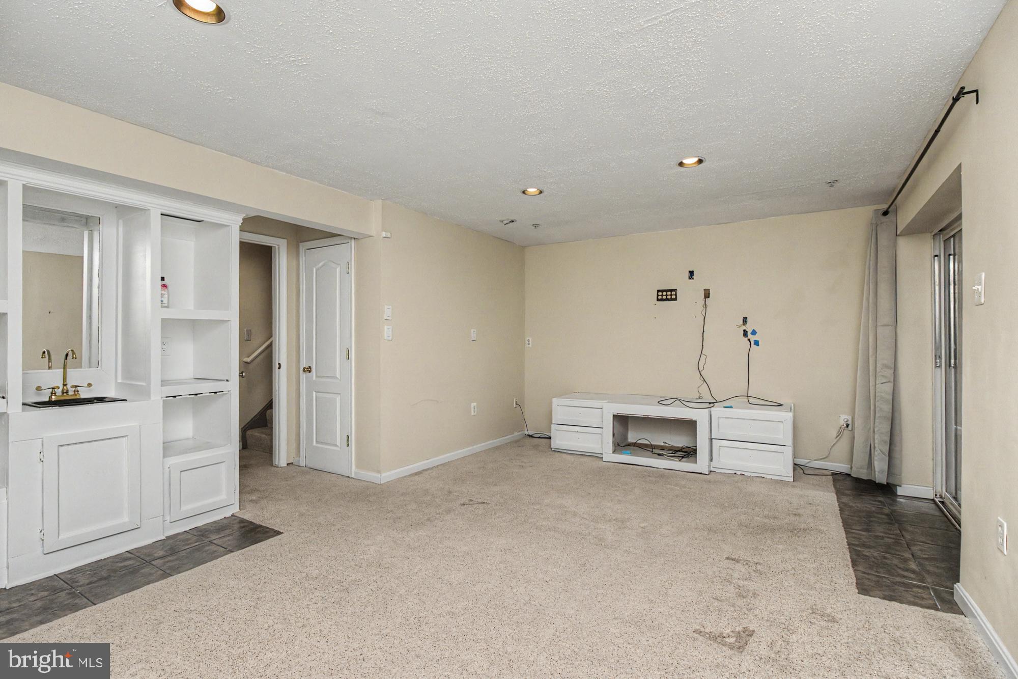 REISTERSTOWN VILLAGE - Residential