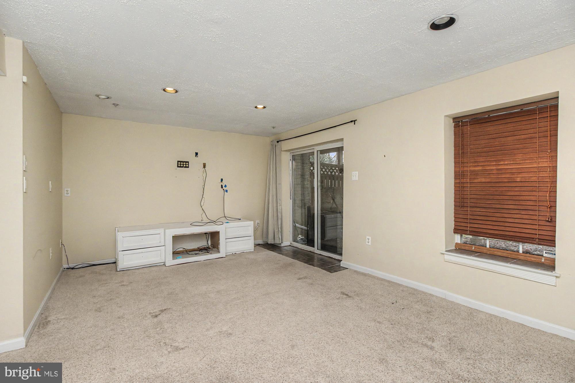 REISTERSTOWN VILLAGE - Residential