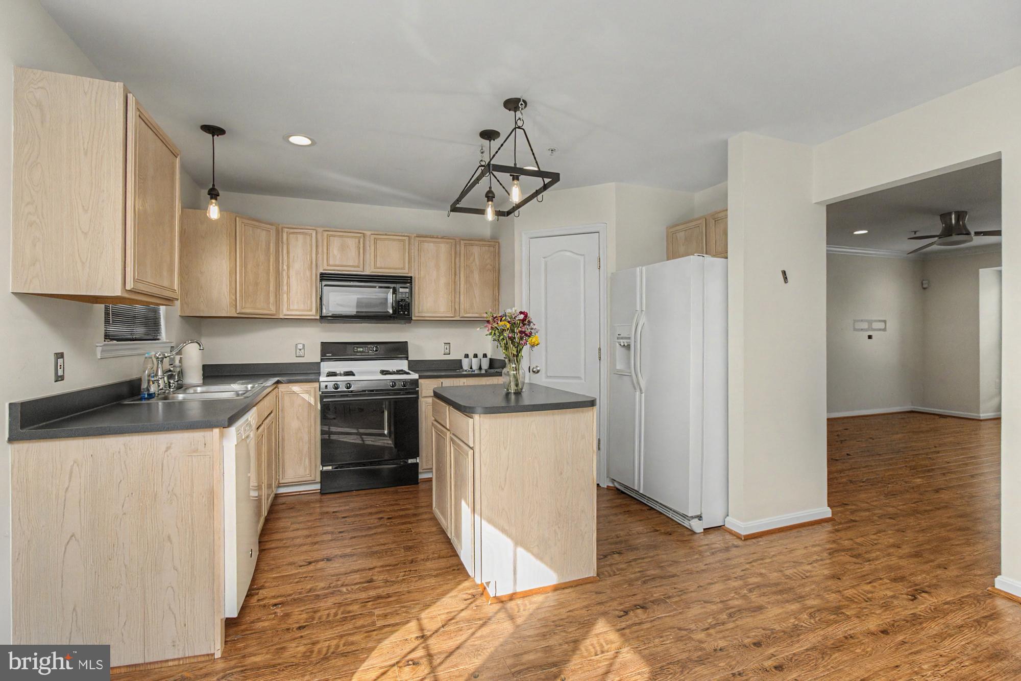 REISTERSTOWN VILLAGE - Residential