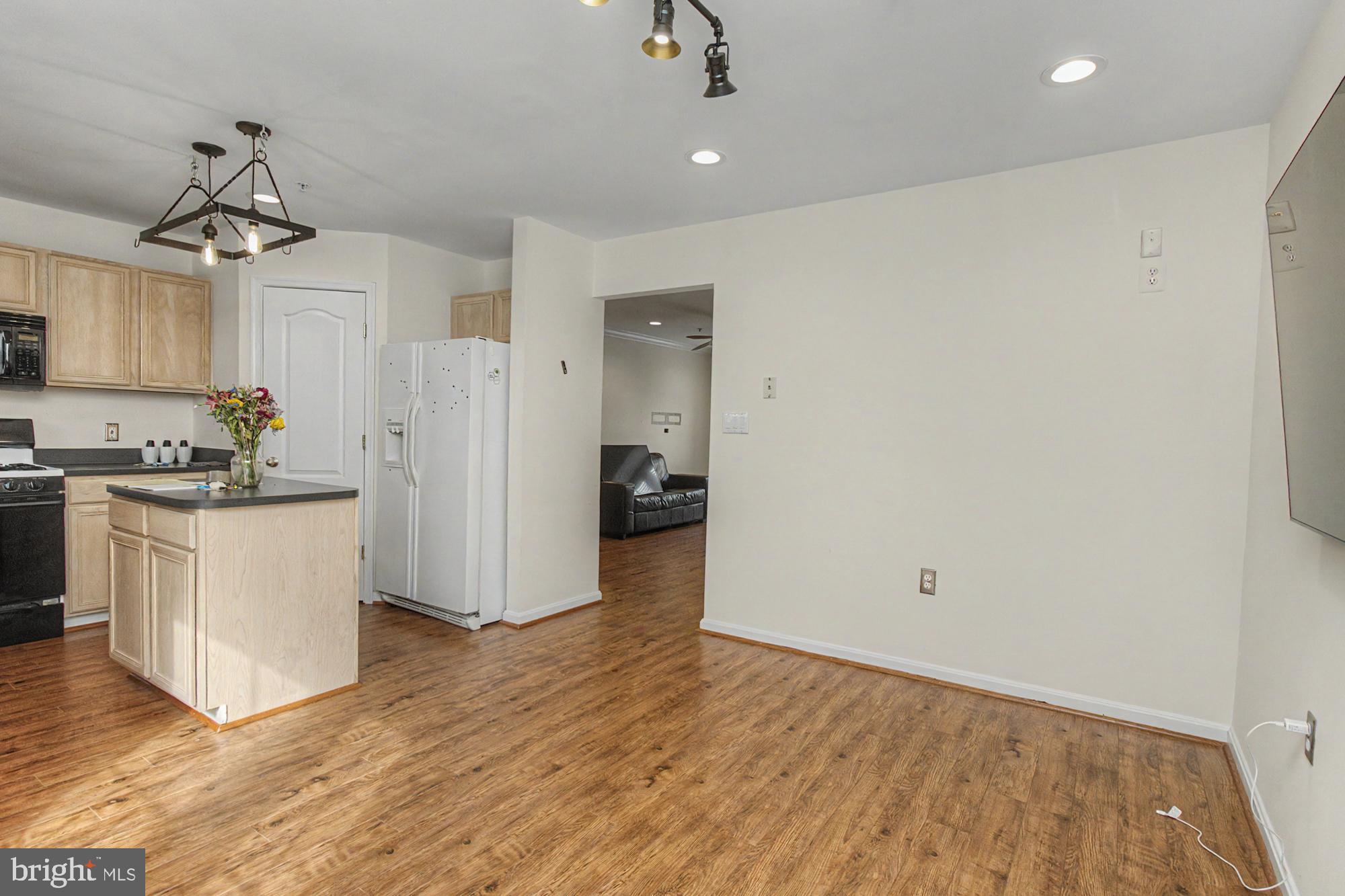 REISTERSTOWN VILLAGE - Residential