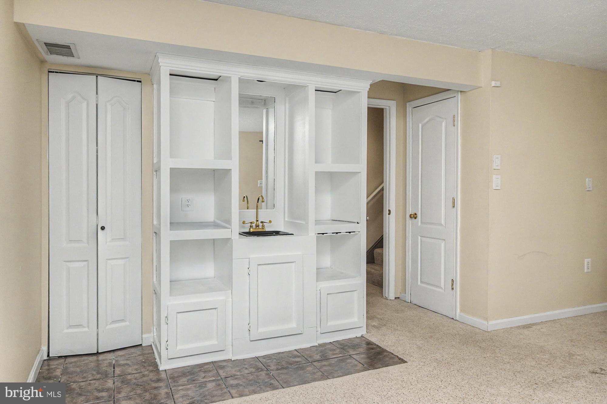 REISTERSTOWN VILLAGE - Residential