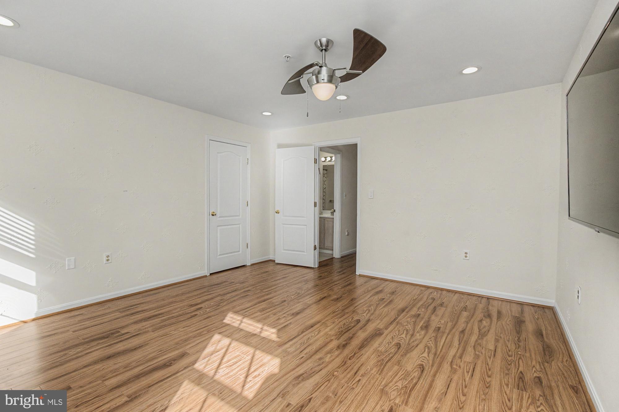 REISTERSTOWN VILLAGE - Residential