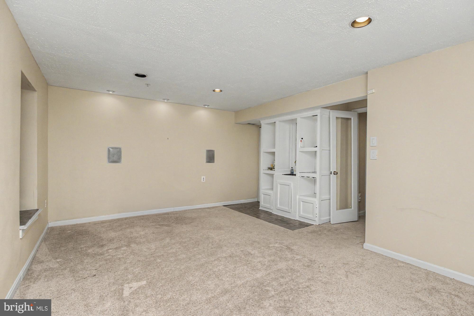 REISTERSTOWN VILLAGE - Residential