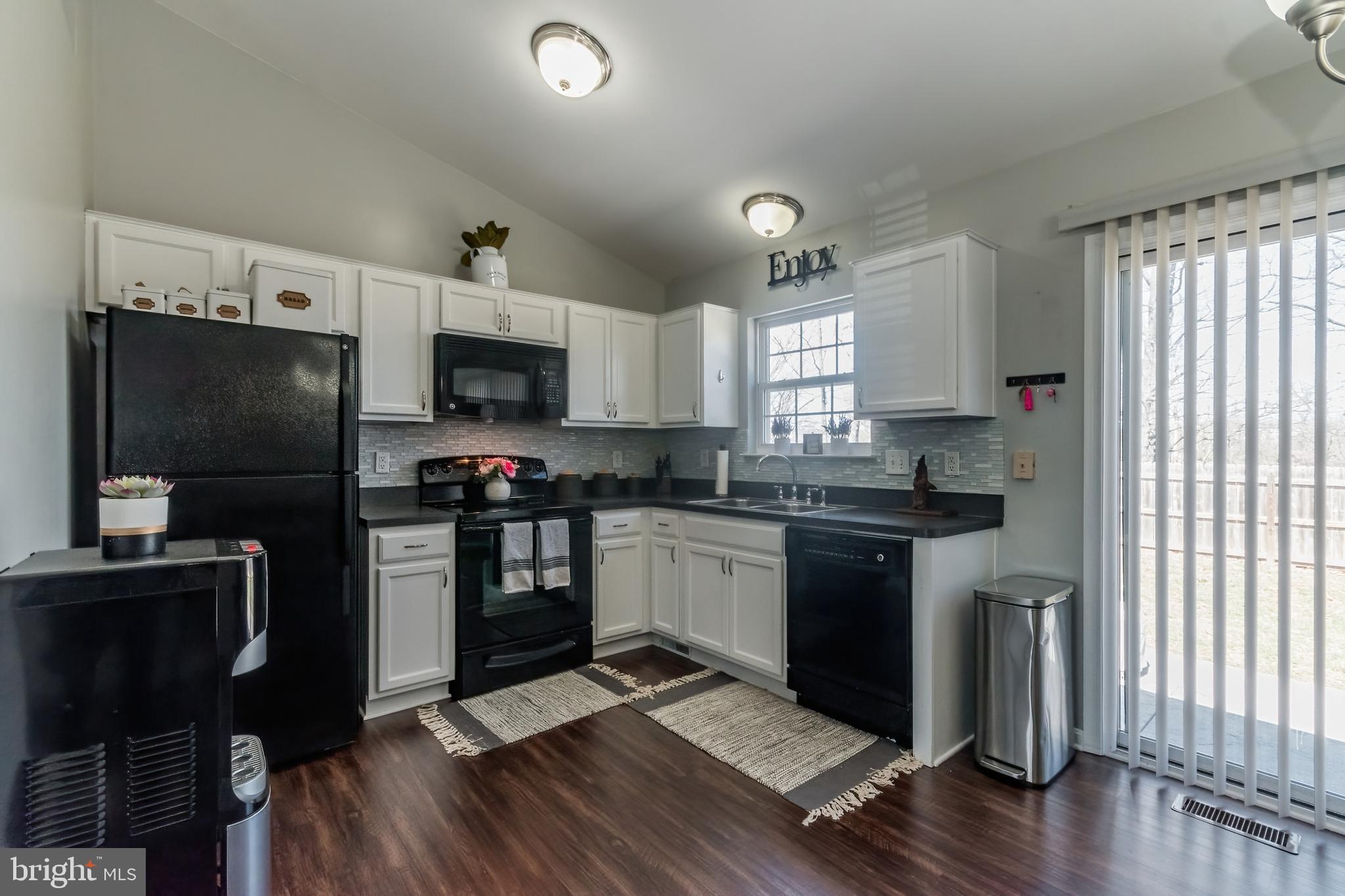 GREEN MEADOWS - Residential