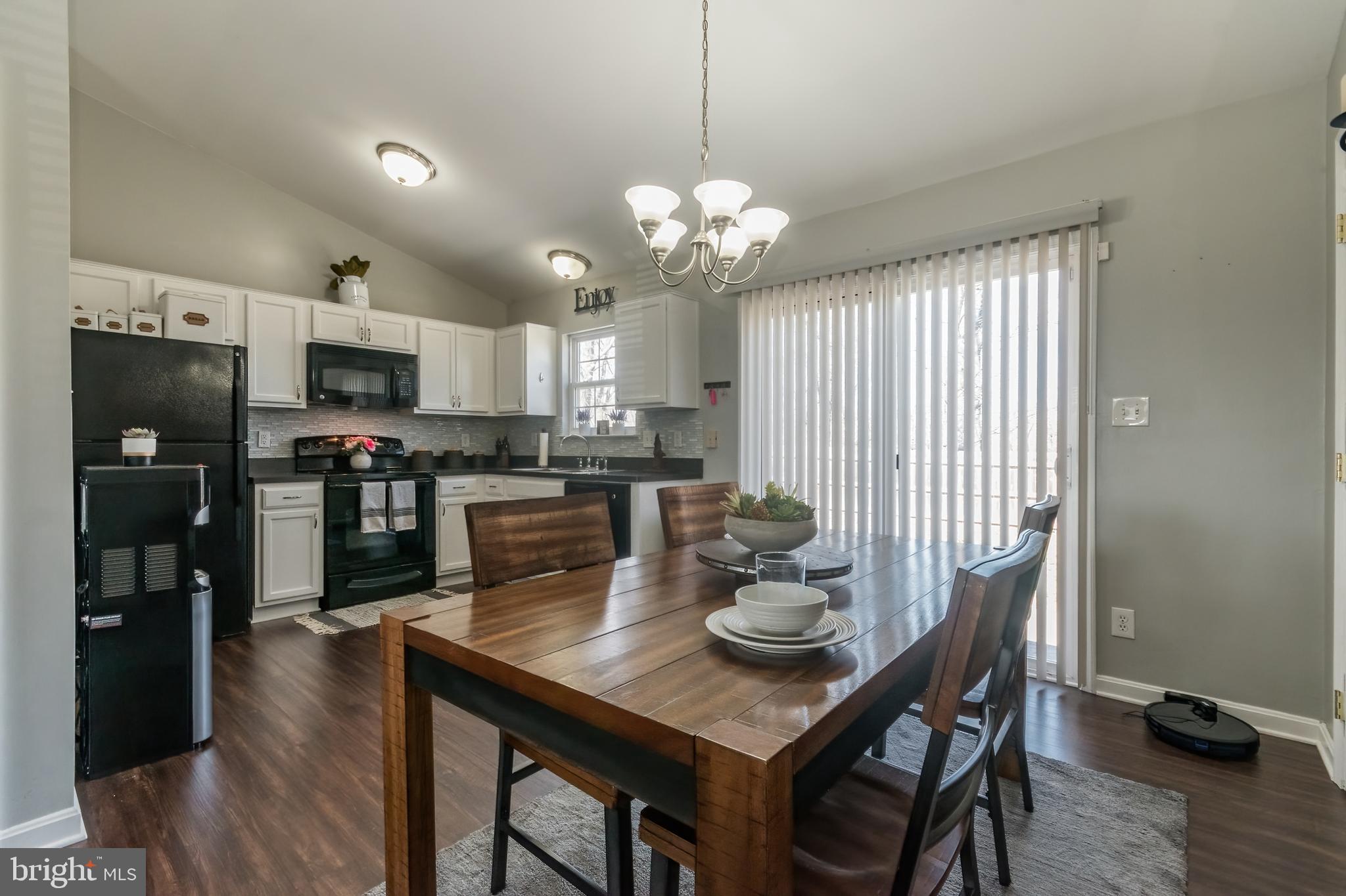 GREEN MEADOWS - Residential