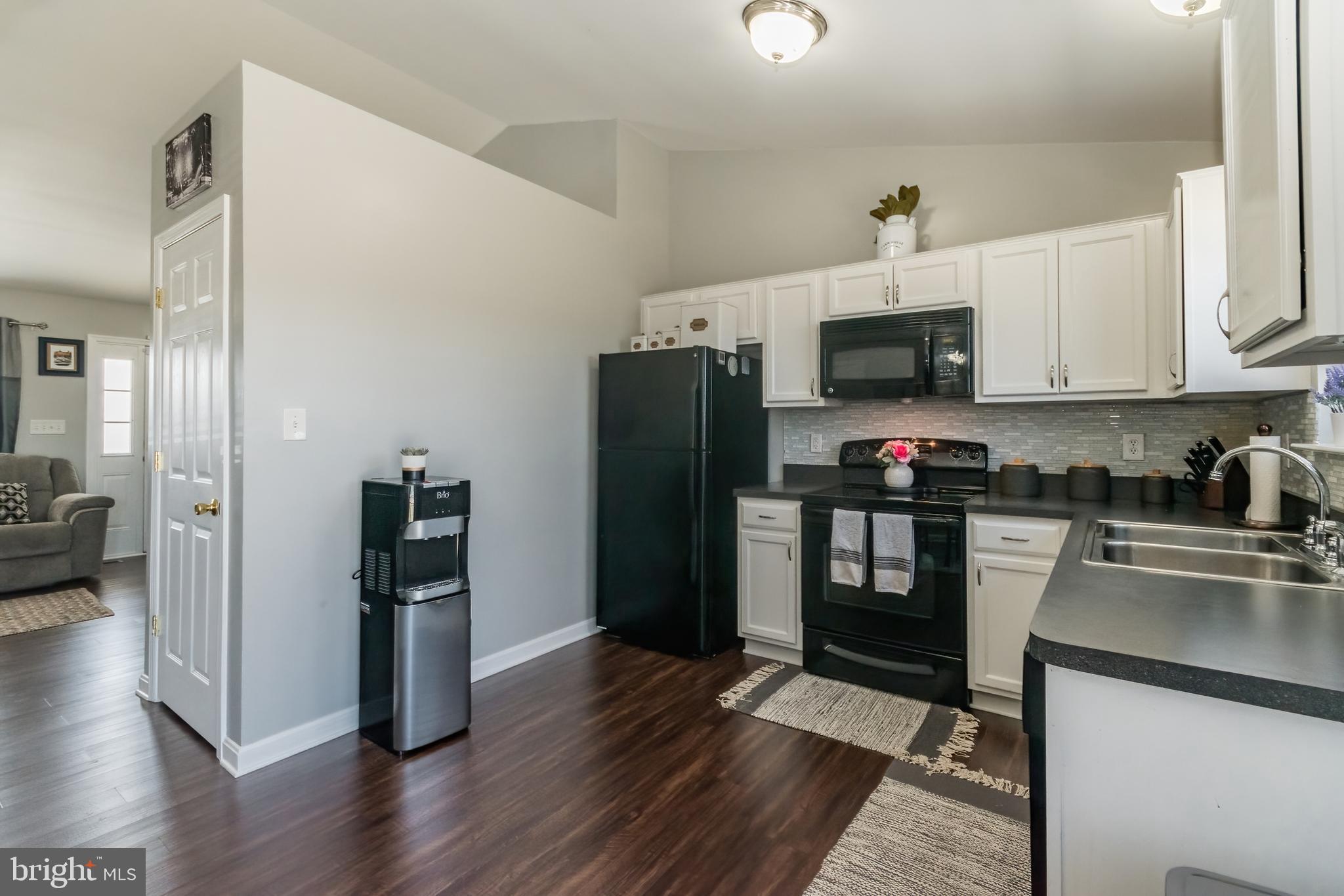 GREEN MEADOWS - Residential