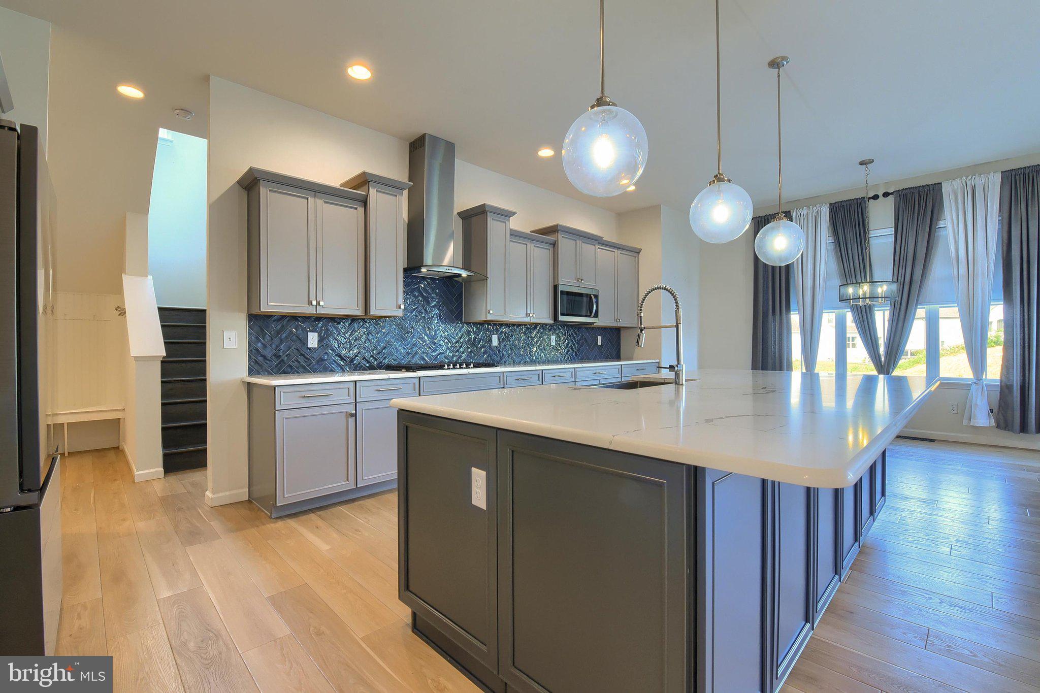 58 SILVER CIRCLE