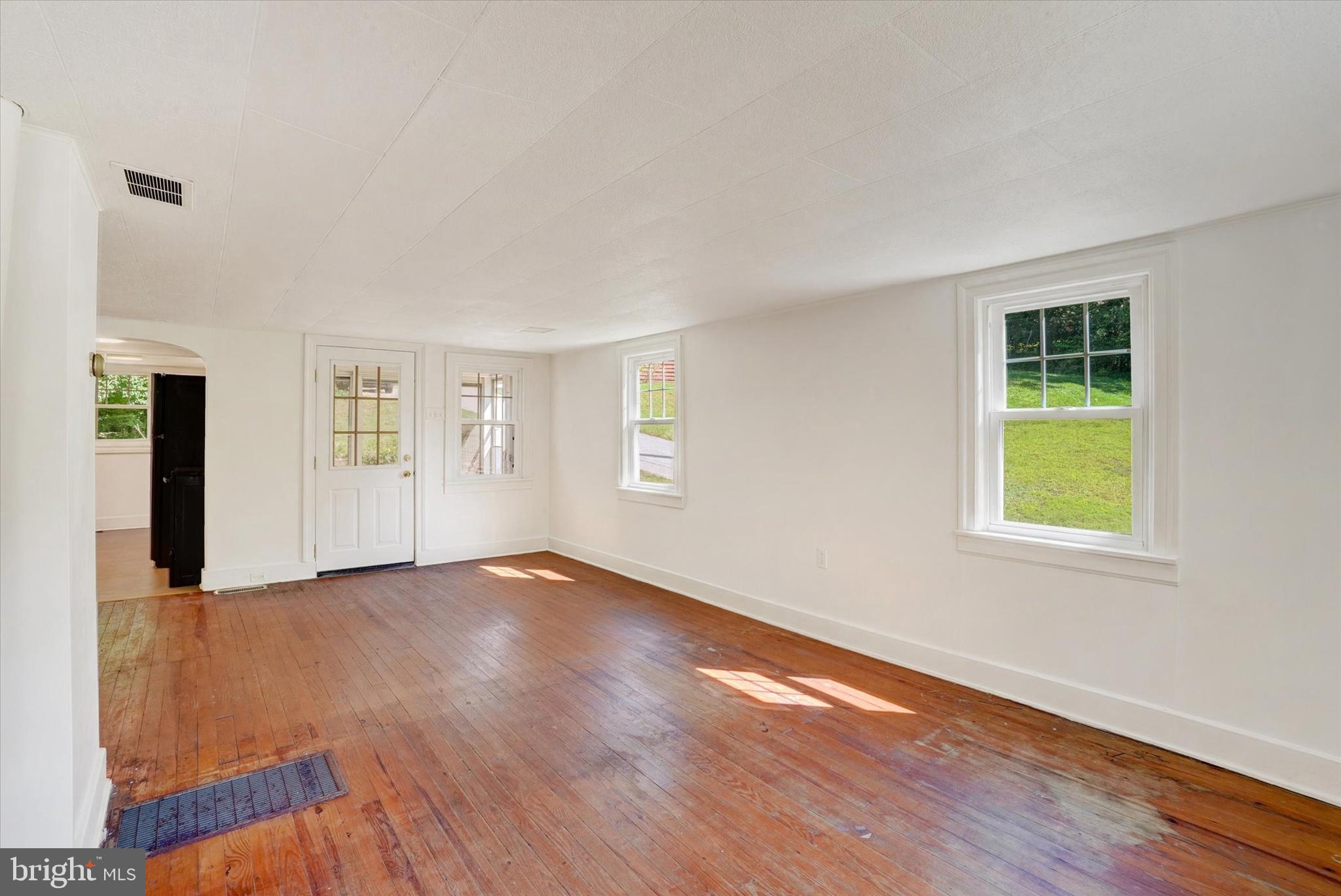 270 GREEN VALLEY ROAD