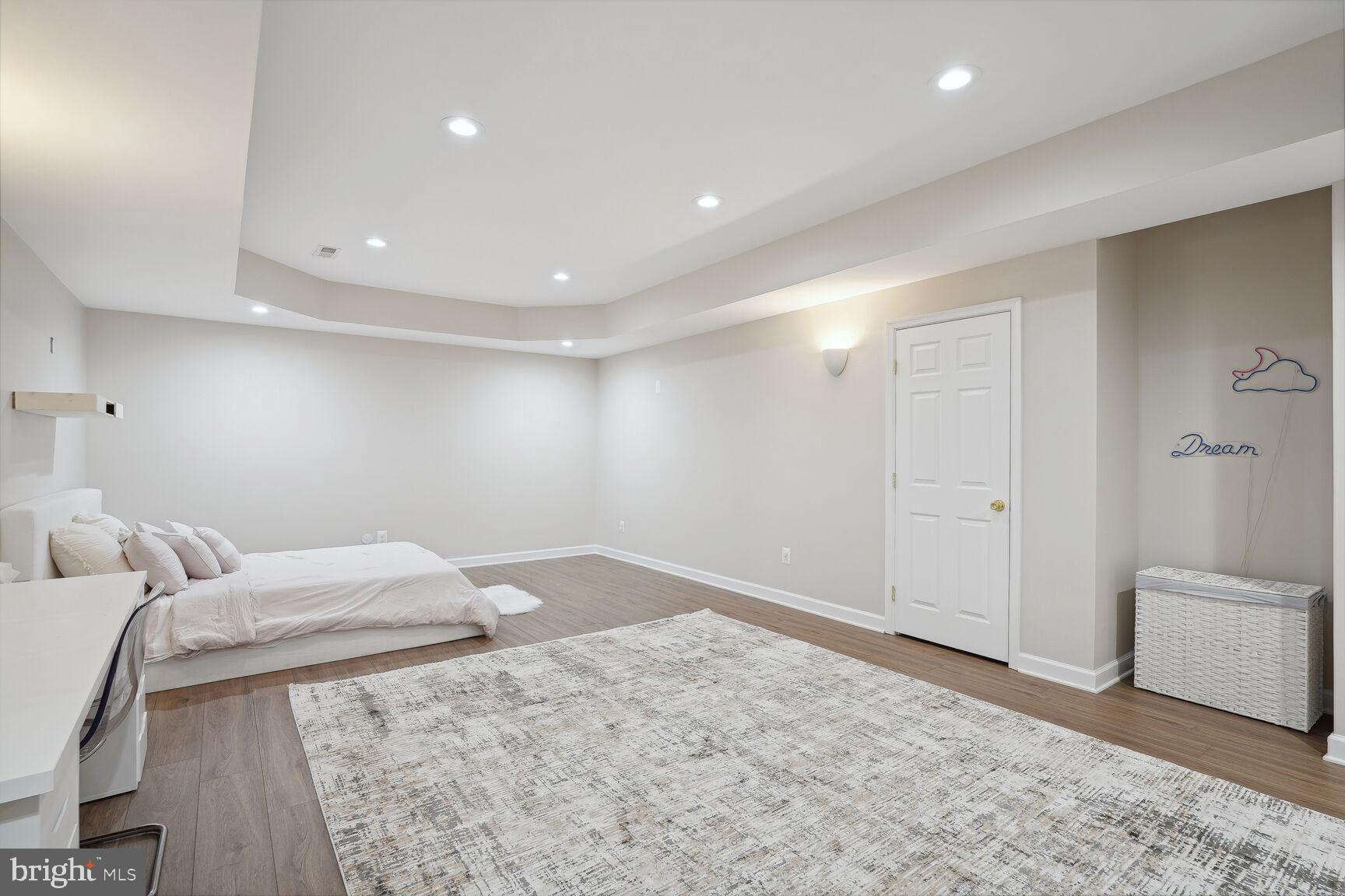 PRESIDENTIAL HILLS - Residential