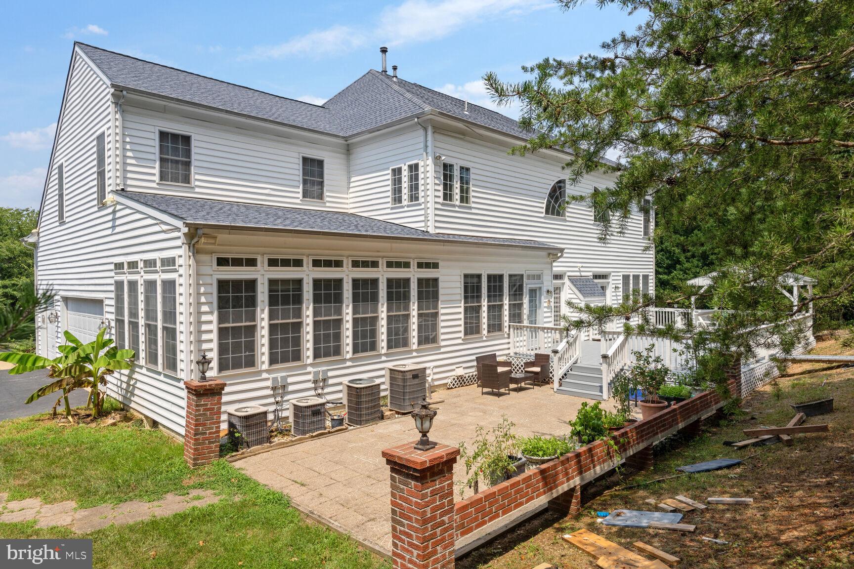 PRESIDENTIAL HILLS - Residential