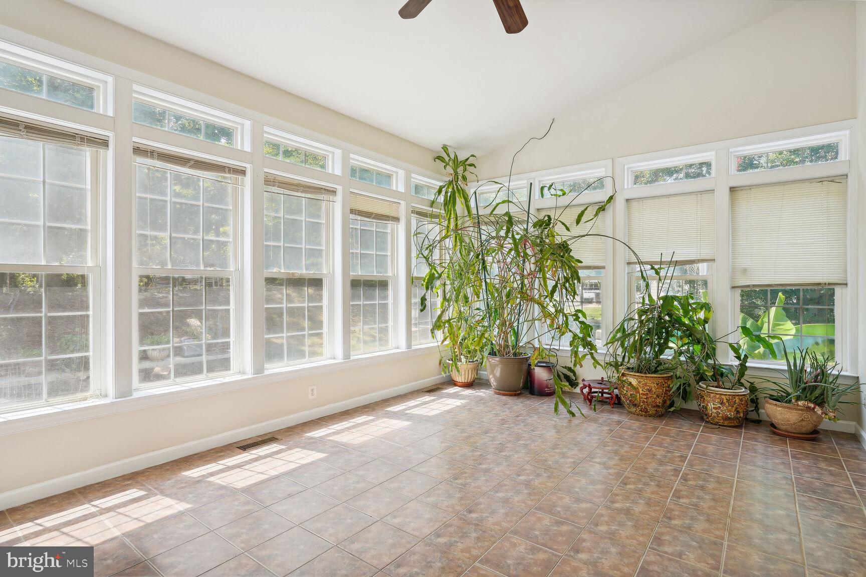 PRESIDENTIAL HILLS - Residential