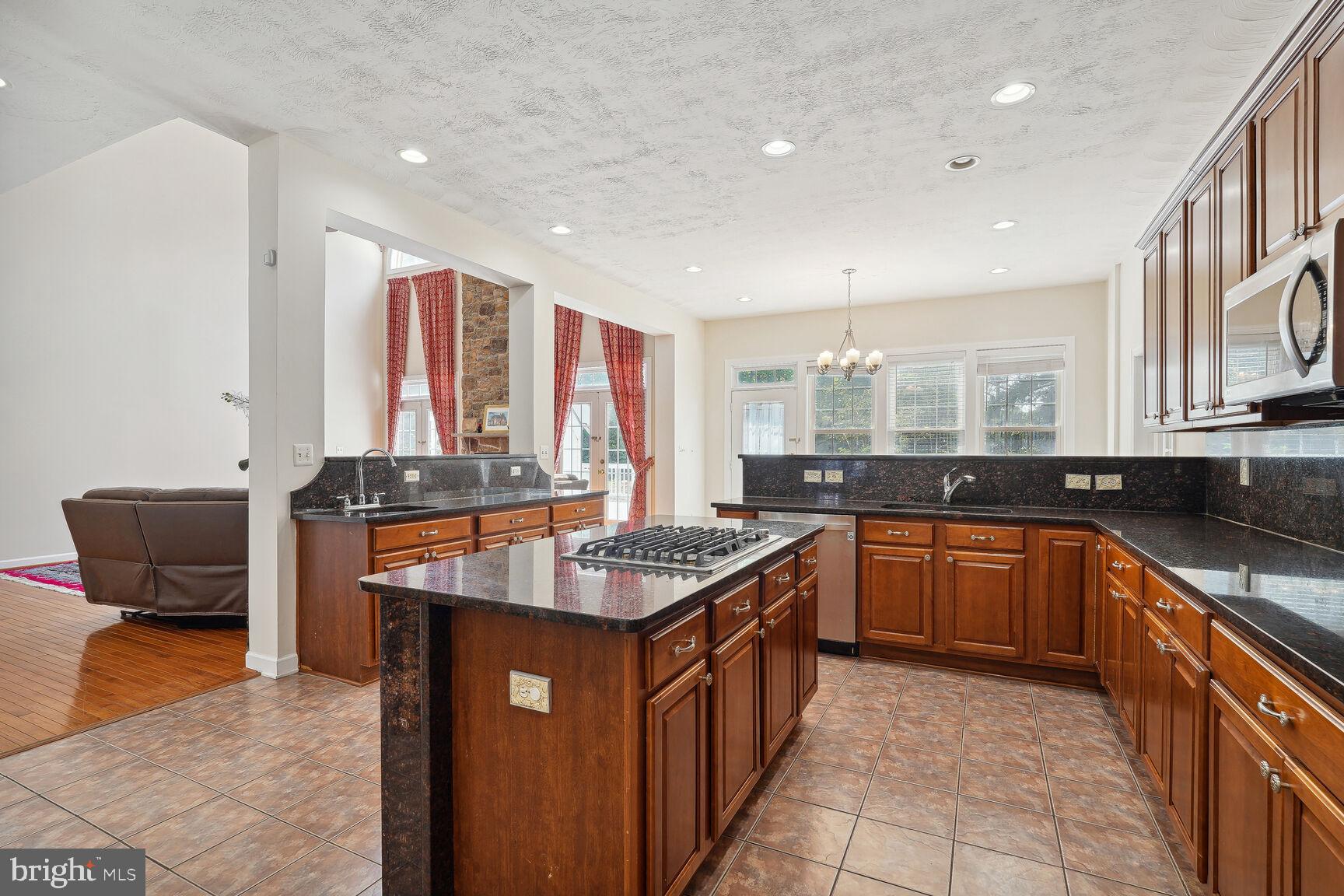 PRESIDENTIAL HILLS - Residential