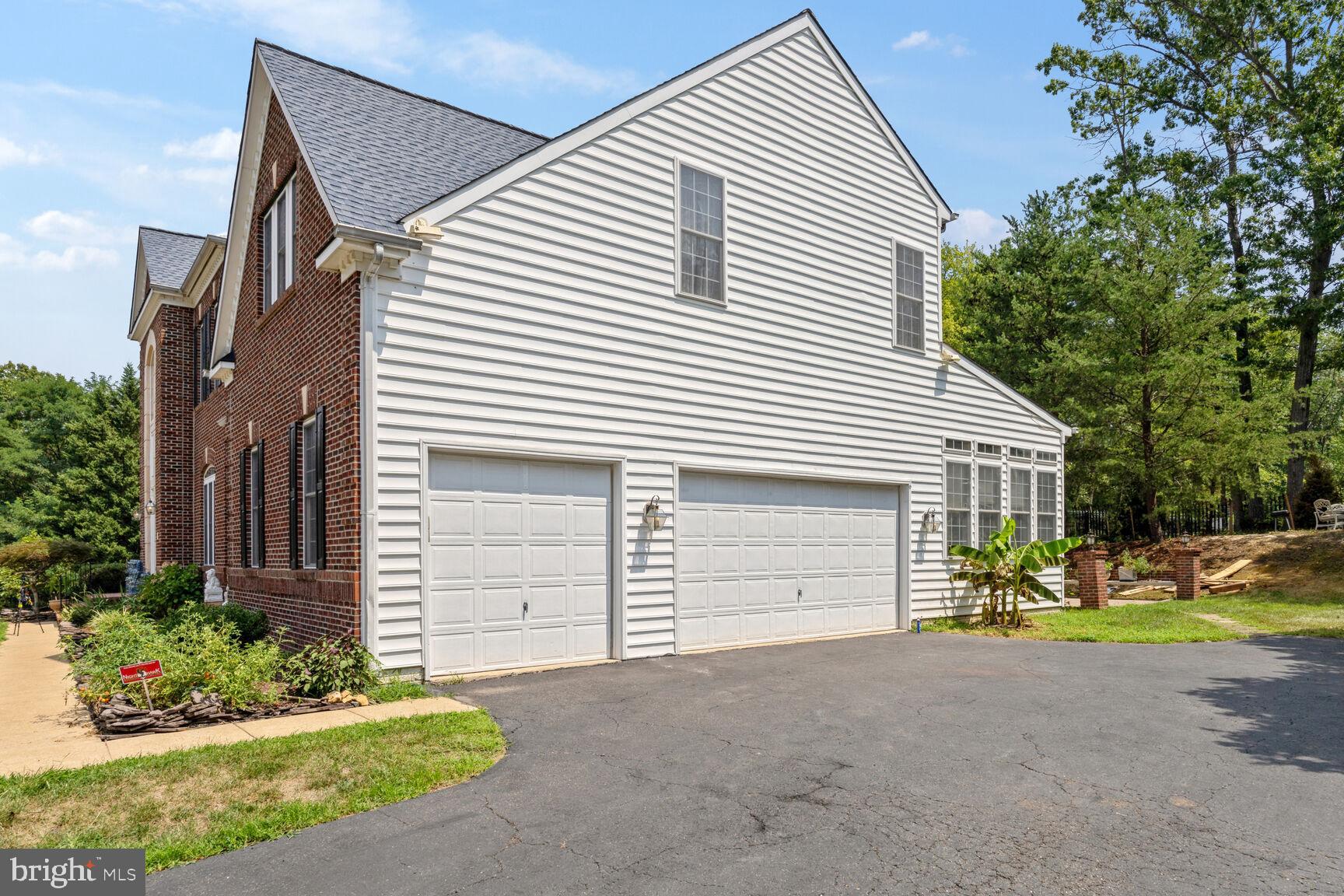 PRESIDENTIAL HILLS - Residential