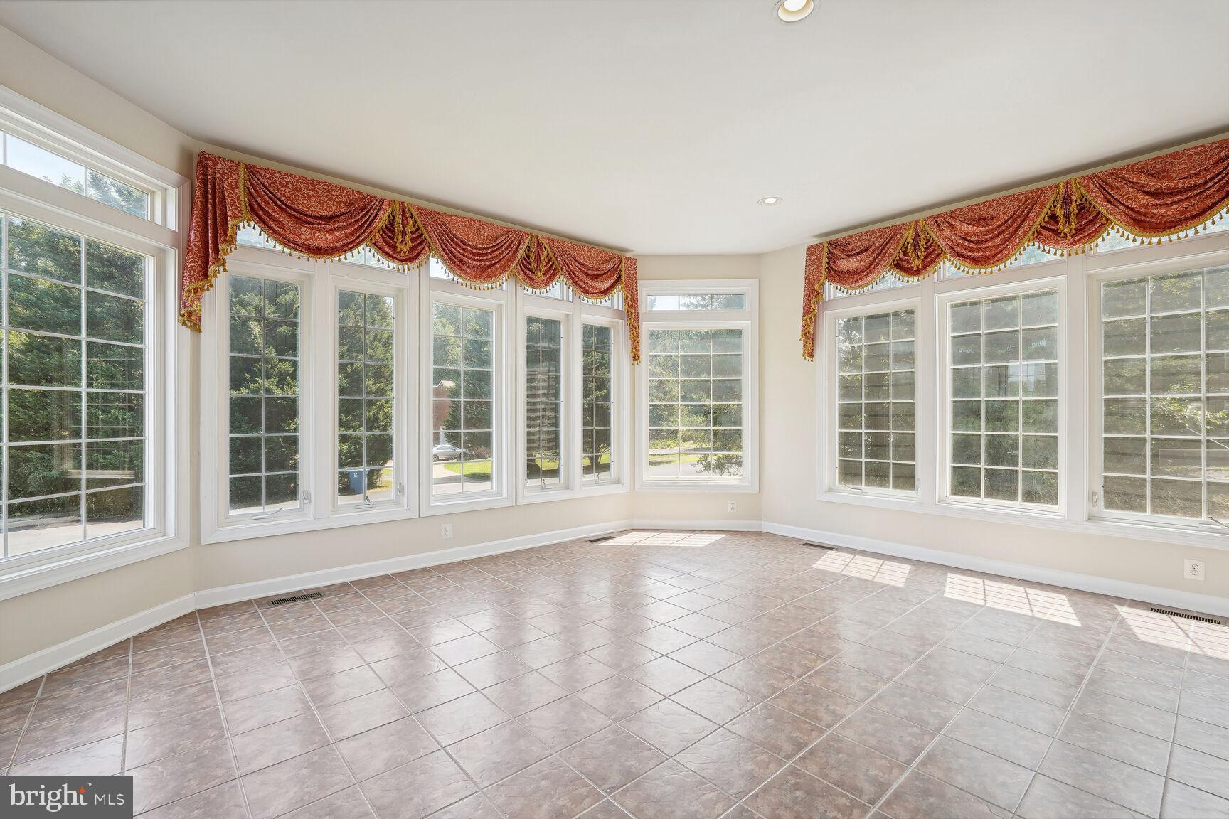 PRESIDENTIAL HILLS - Residential