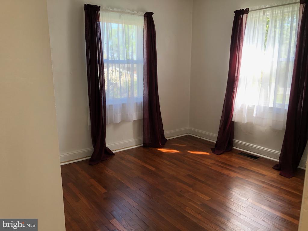 WOODSIDE - Residential