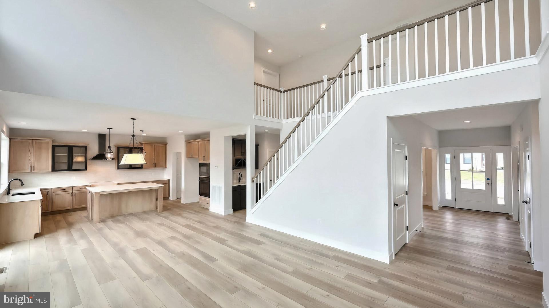 THE MEADOWS AT COLONIAL CLUB - Residential