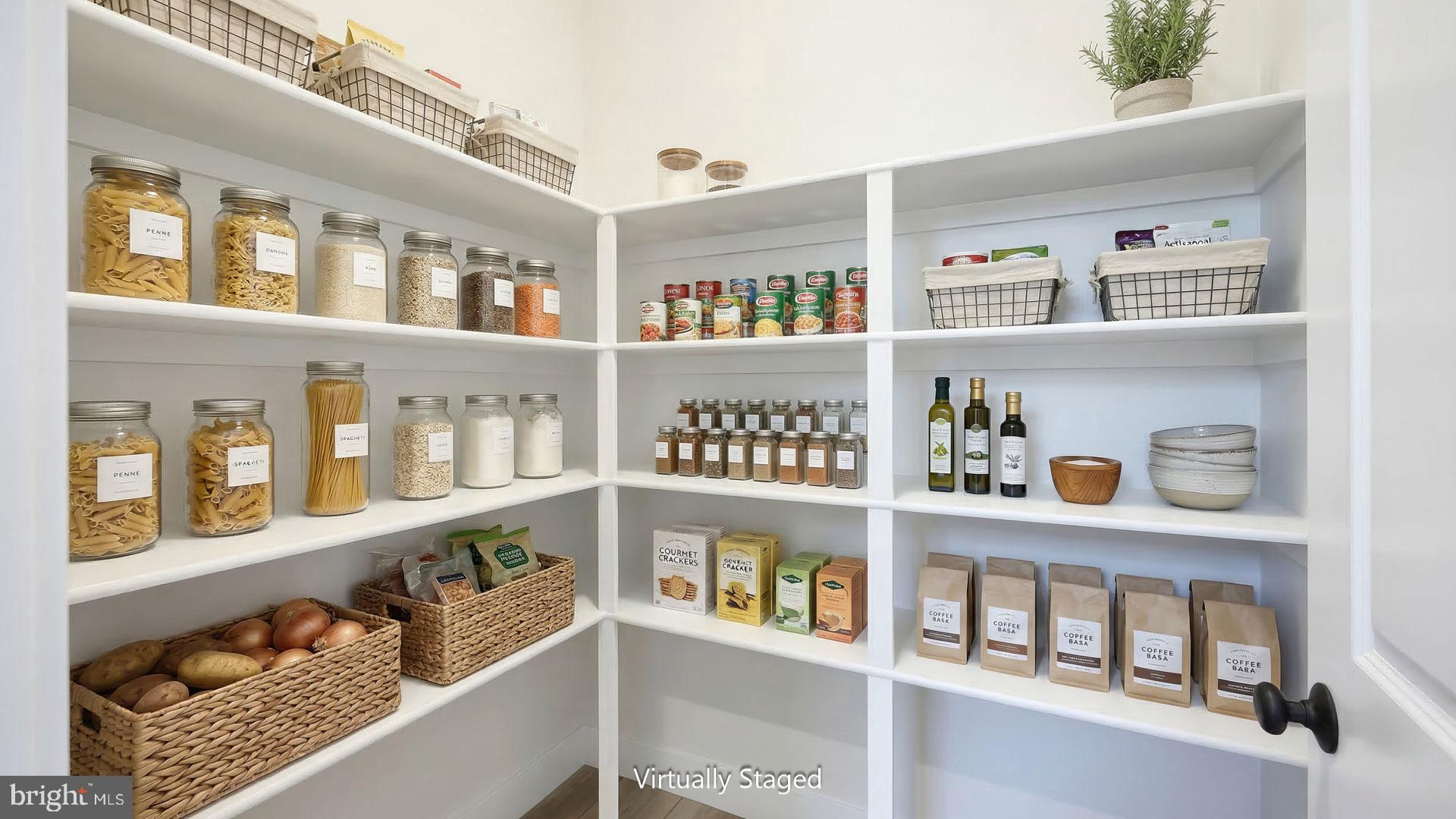 THE MEADOWS AT COLONIAL CLUB - Residential