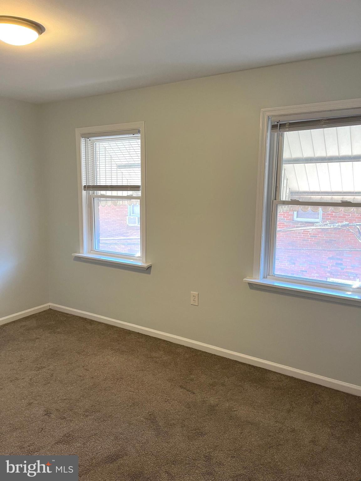 PORT RICHMOND - Residential Lease
