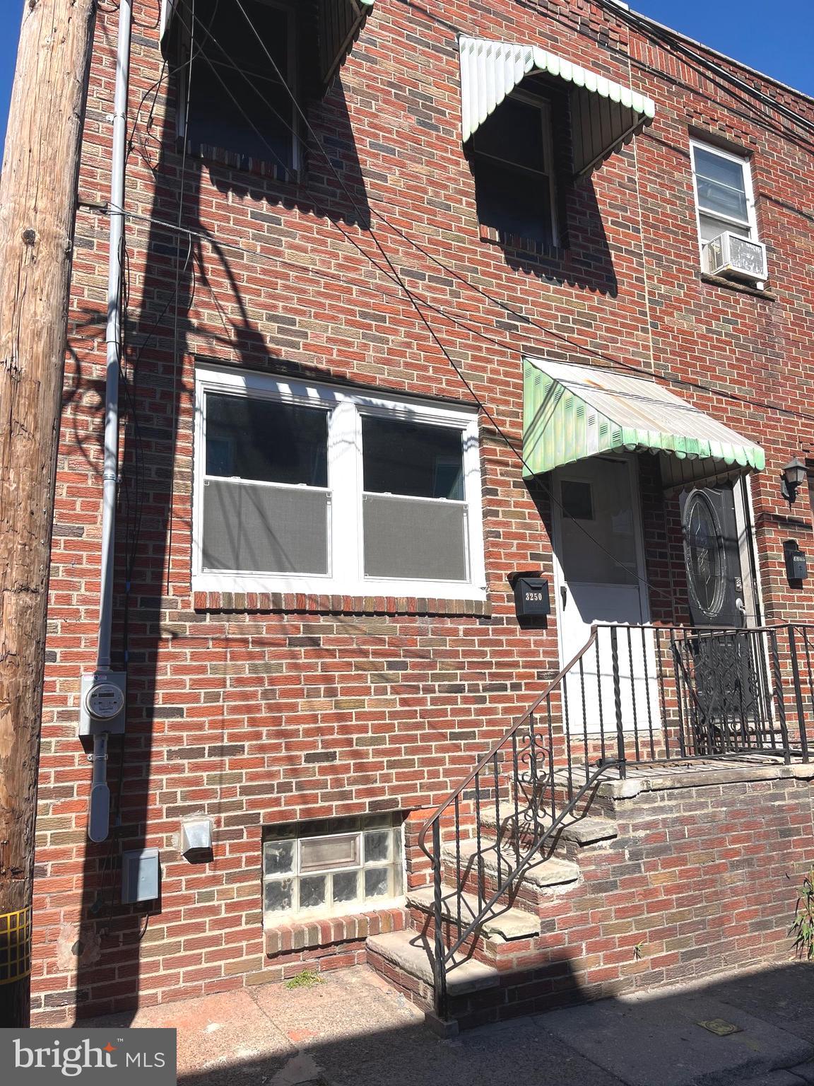 PORT RICHMOND - Residential Lease