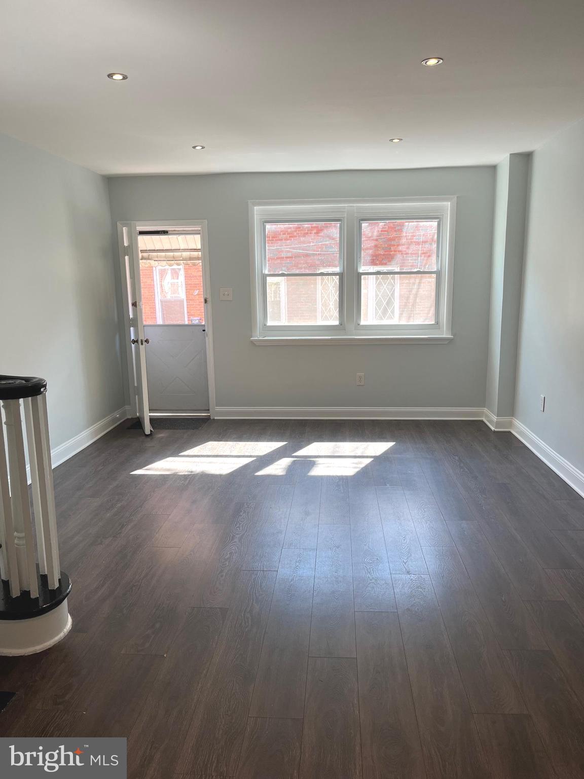 PORT RICHMOND - Residential Lease