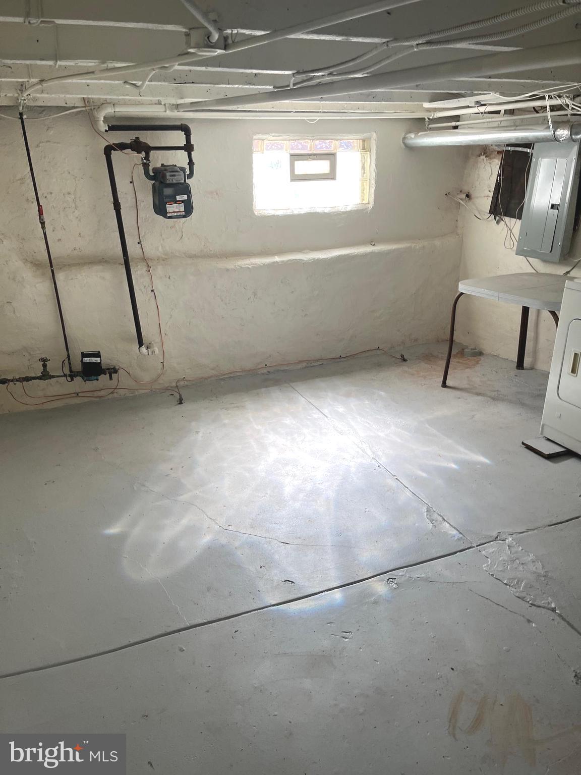 PORT RICHMOND - Residential Lease