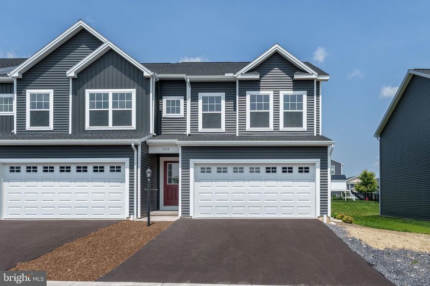 NEW CONSTRUCTION in Grays Pointe!