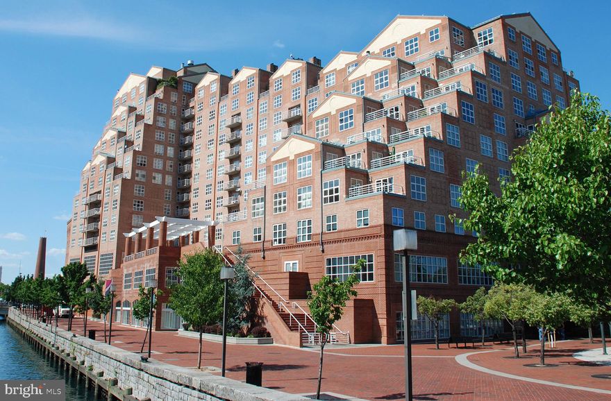 Listed and sold simultaneously.