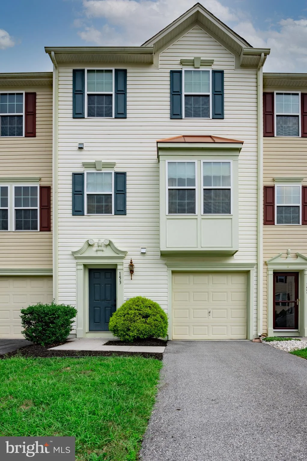 153 Tidewater Terrace, Falling Waters, WV 25419