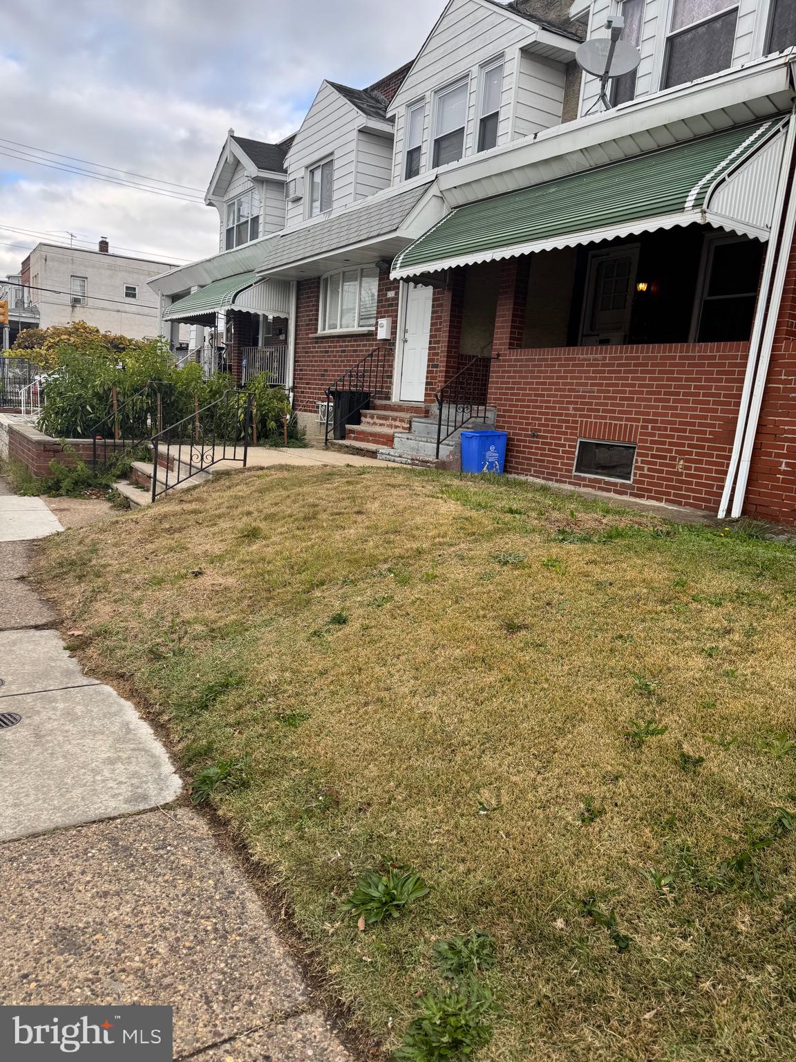 ELMWOOD PARK - Residential Lease