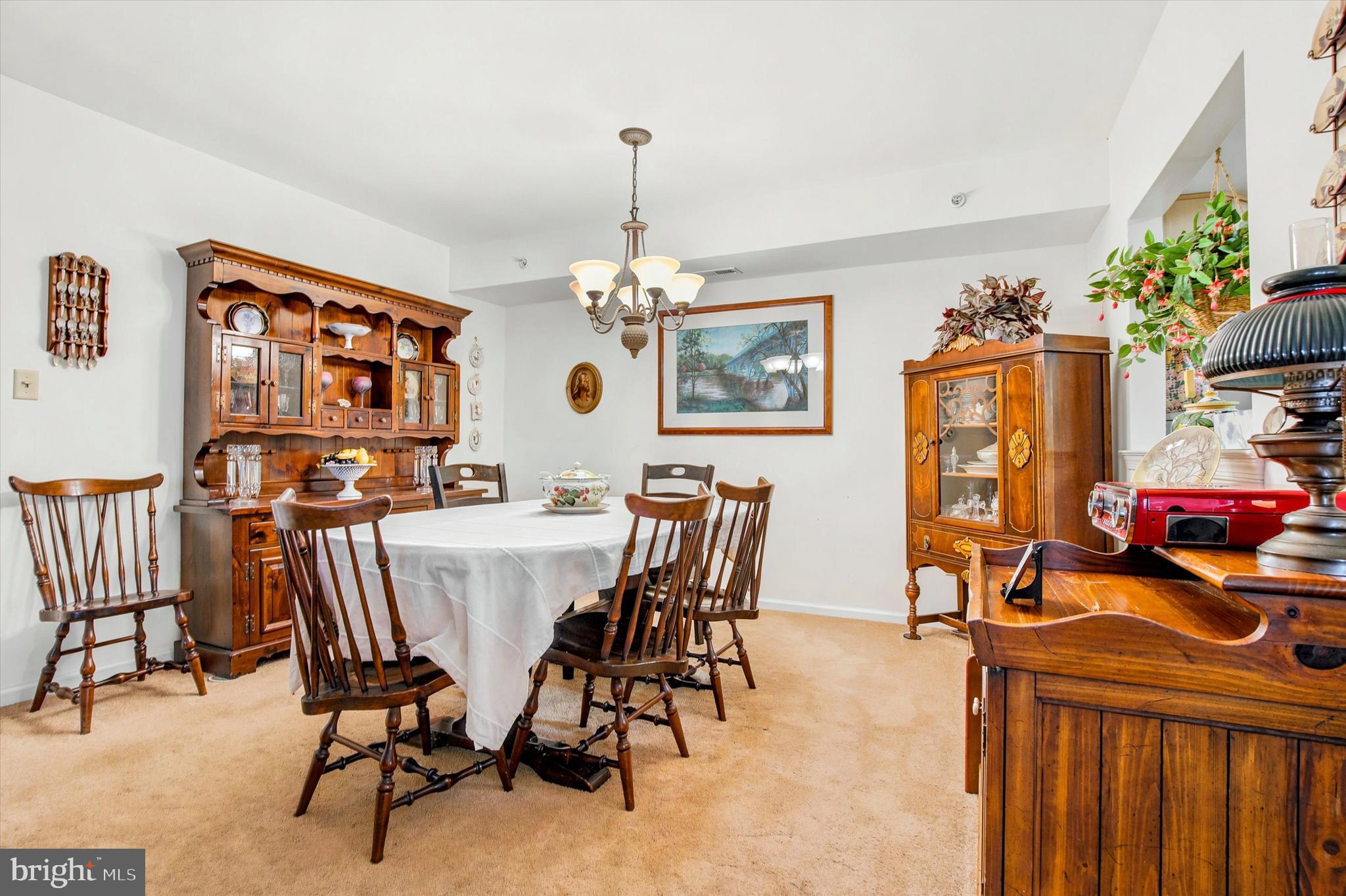 690 JAKOB PLACE