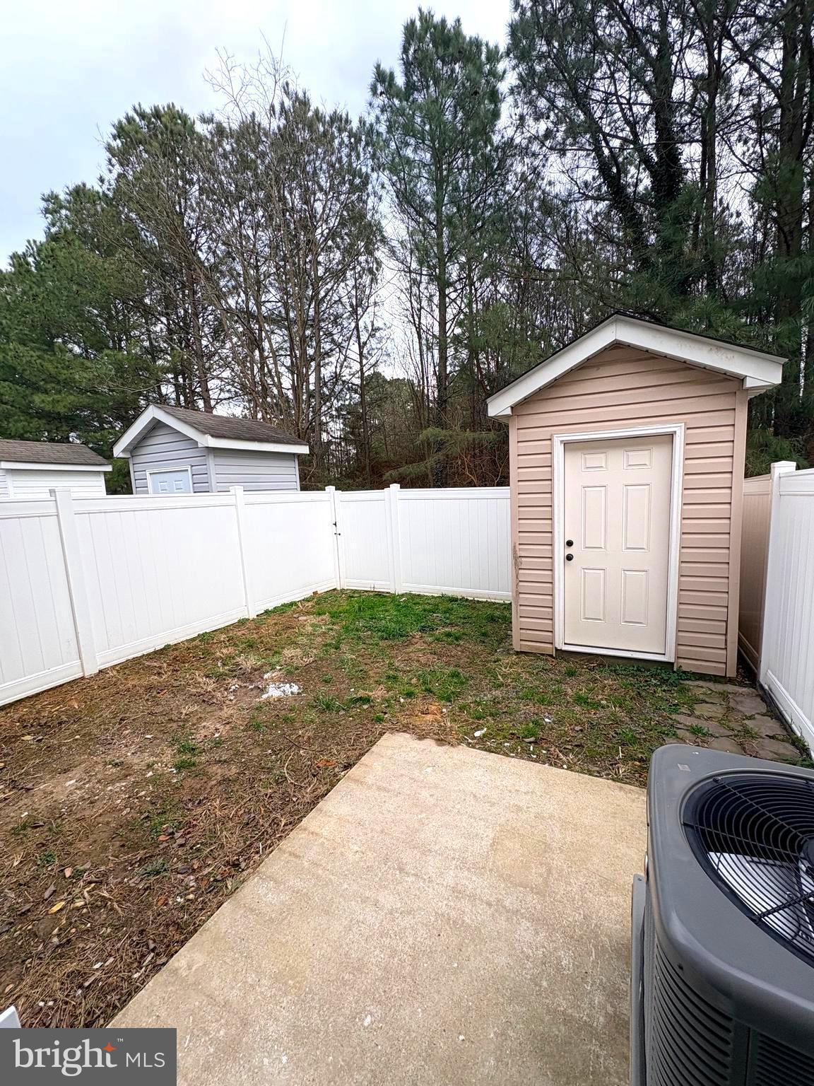 LAUREL GLEN - Residential