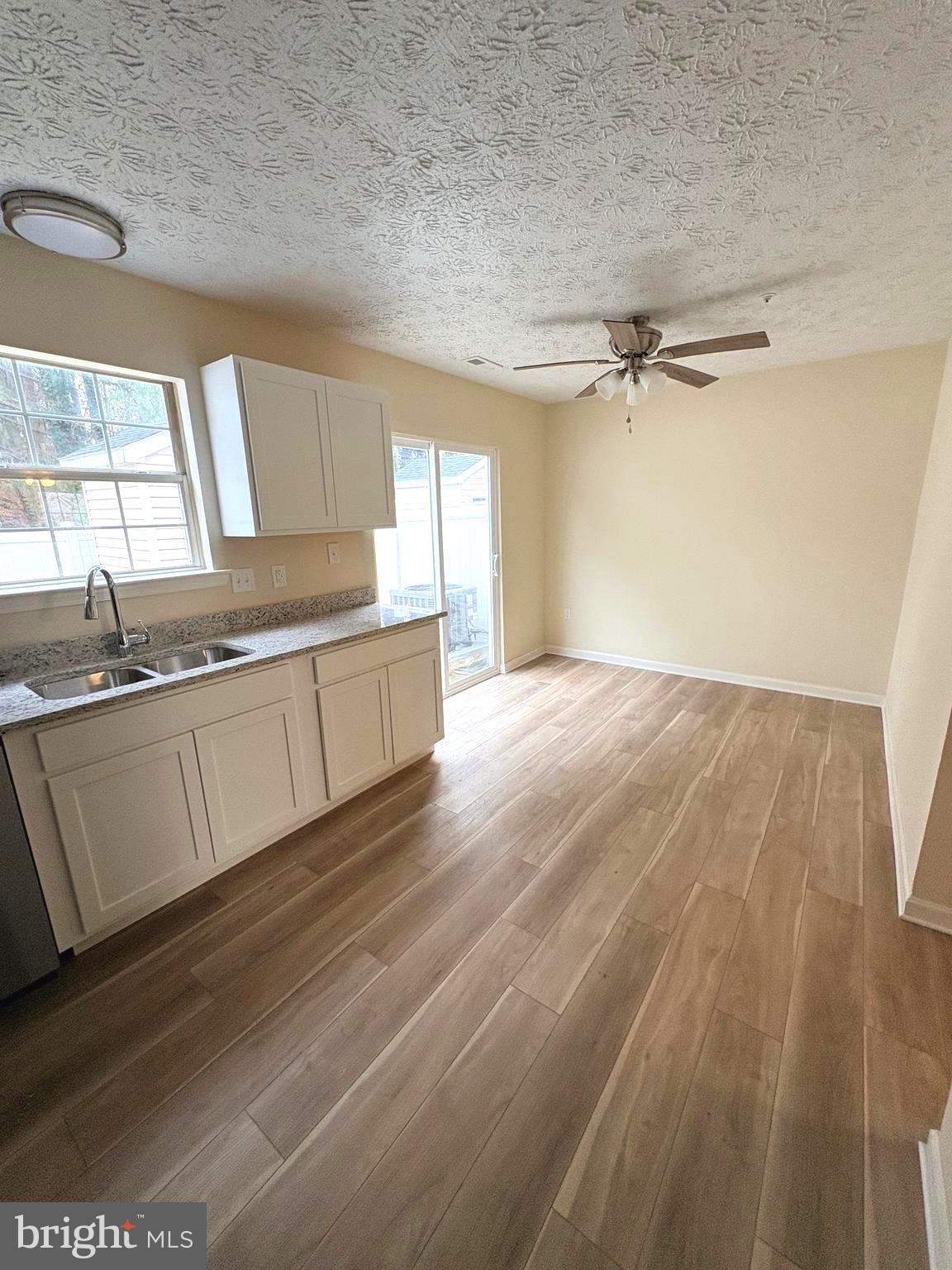 LAUREL GLEN - Residential