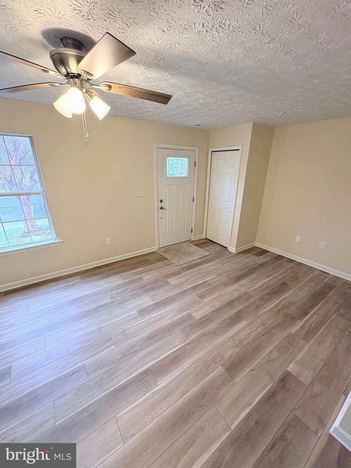 LAUREL GLEN - Residential