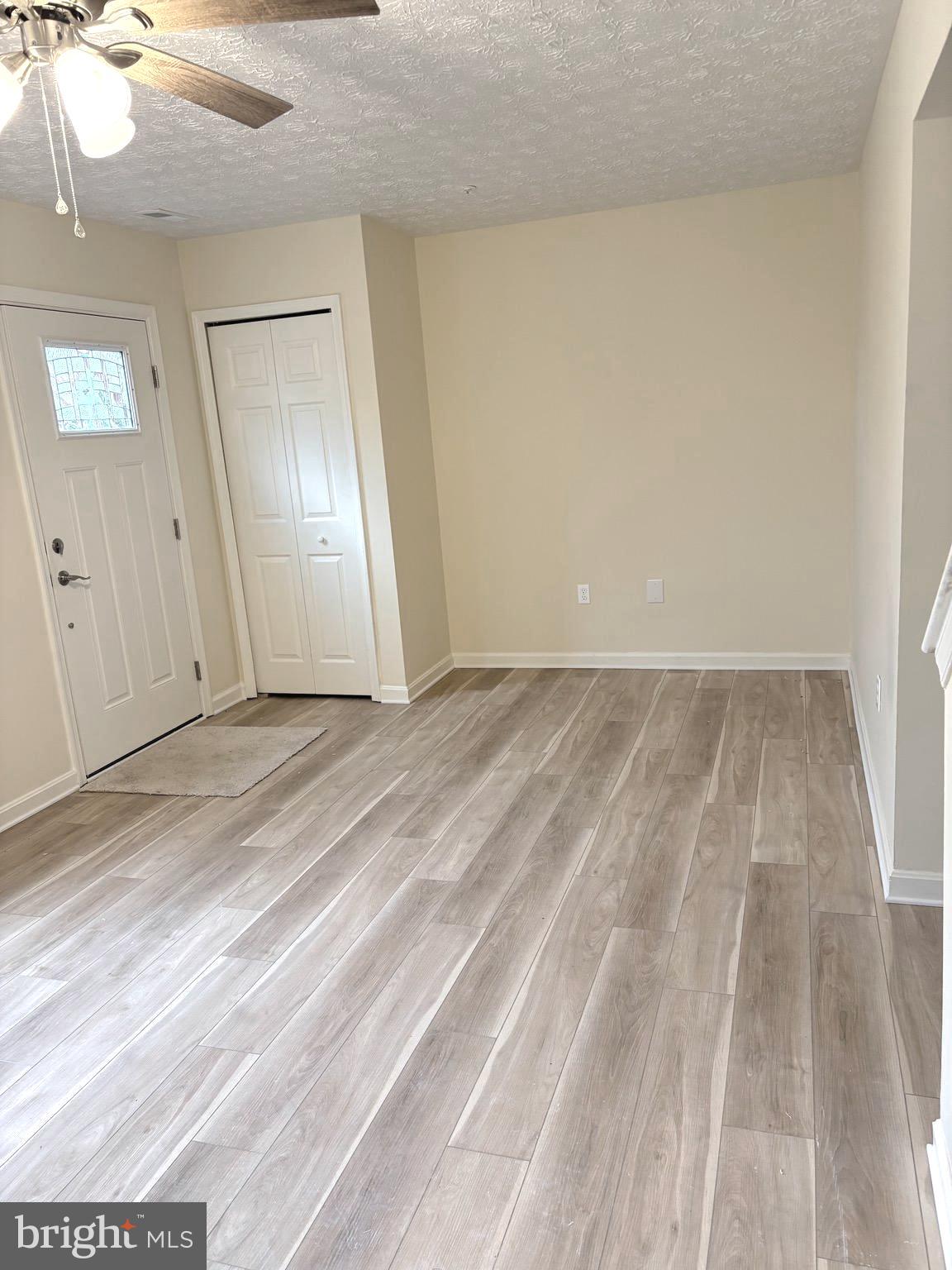 LAUREL GLEN - Residential