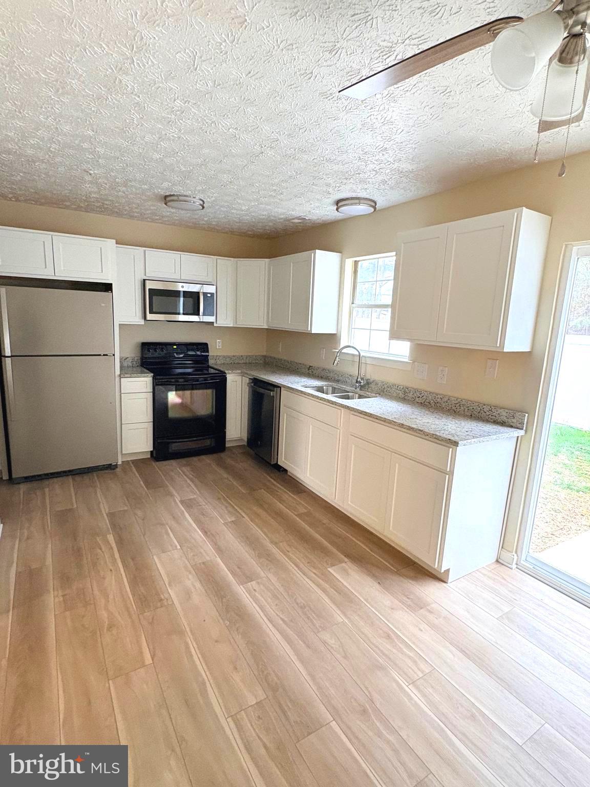 LAUREL GLEN - Residential